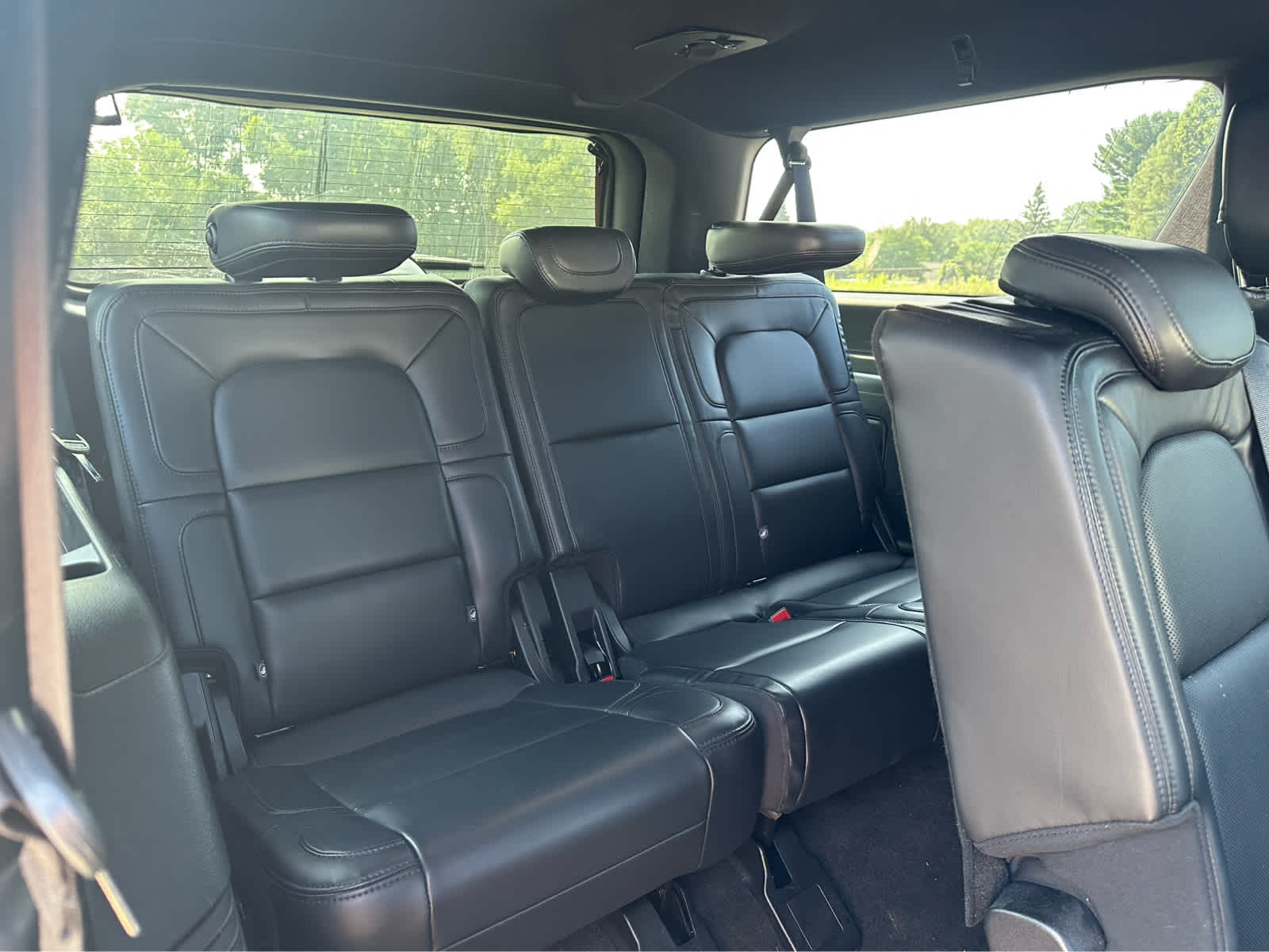 Thumbnail: 2020 Lincoln Navigator L - 21