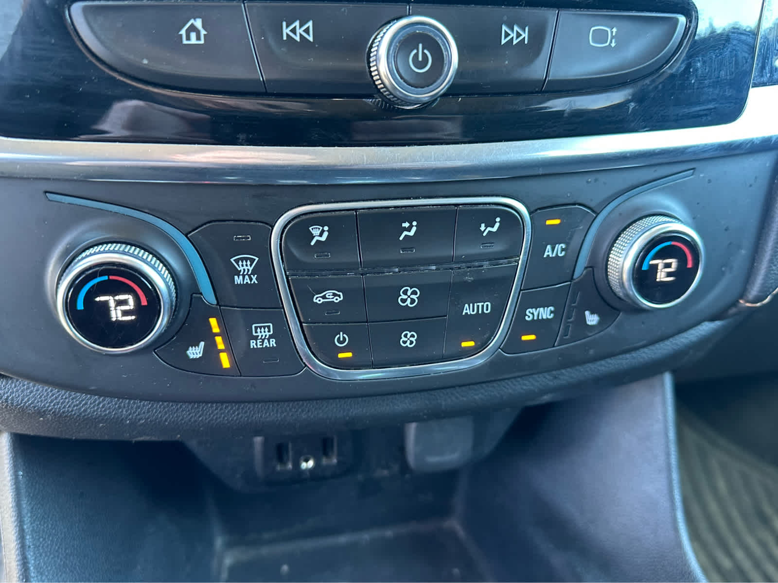 Thumbnail: 2019 Chevrolet Traverse - 14