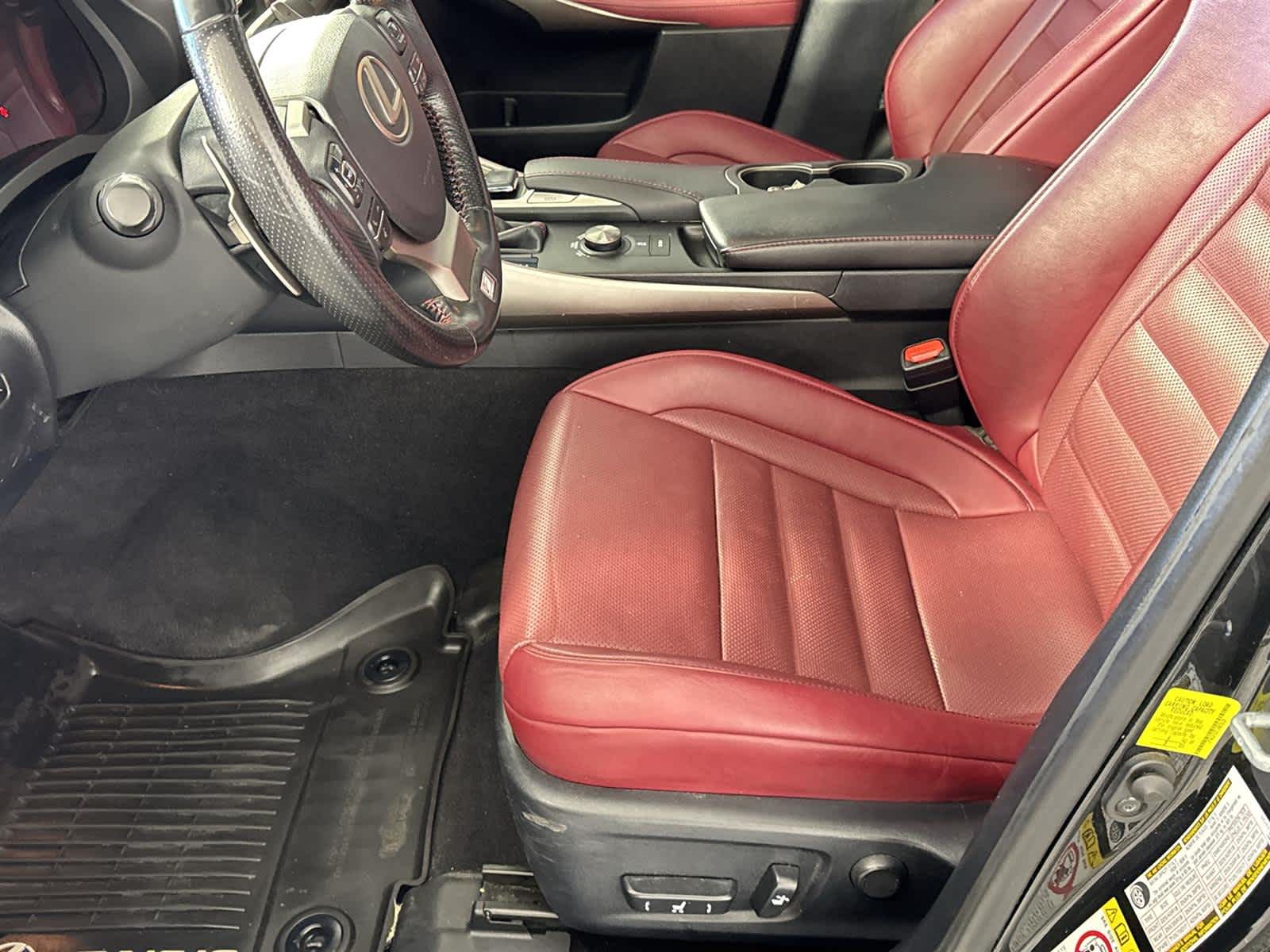 Thumbnail: 2018 Lexus IS - 11