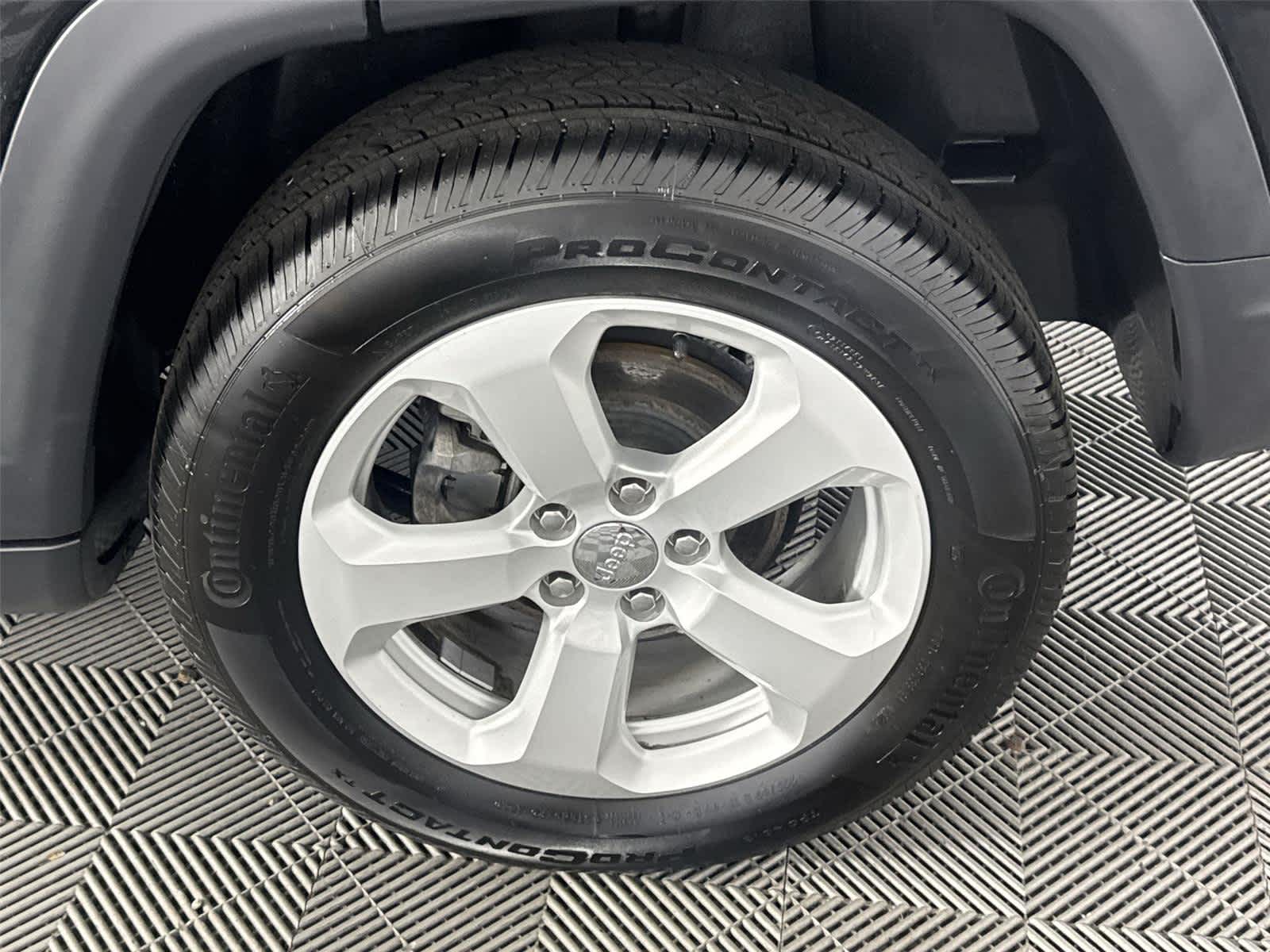 Thumbnail: 2019 Jeep Compass - 8