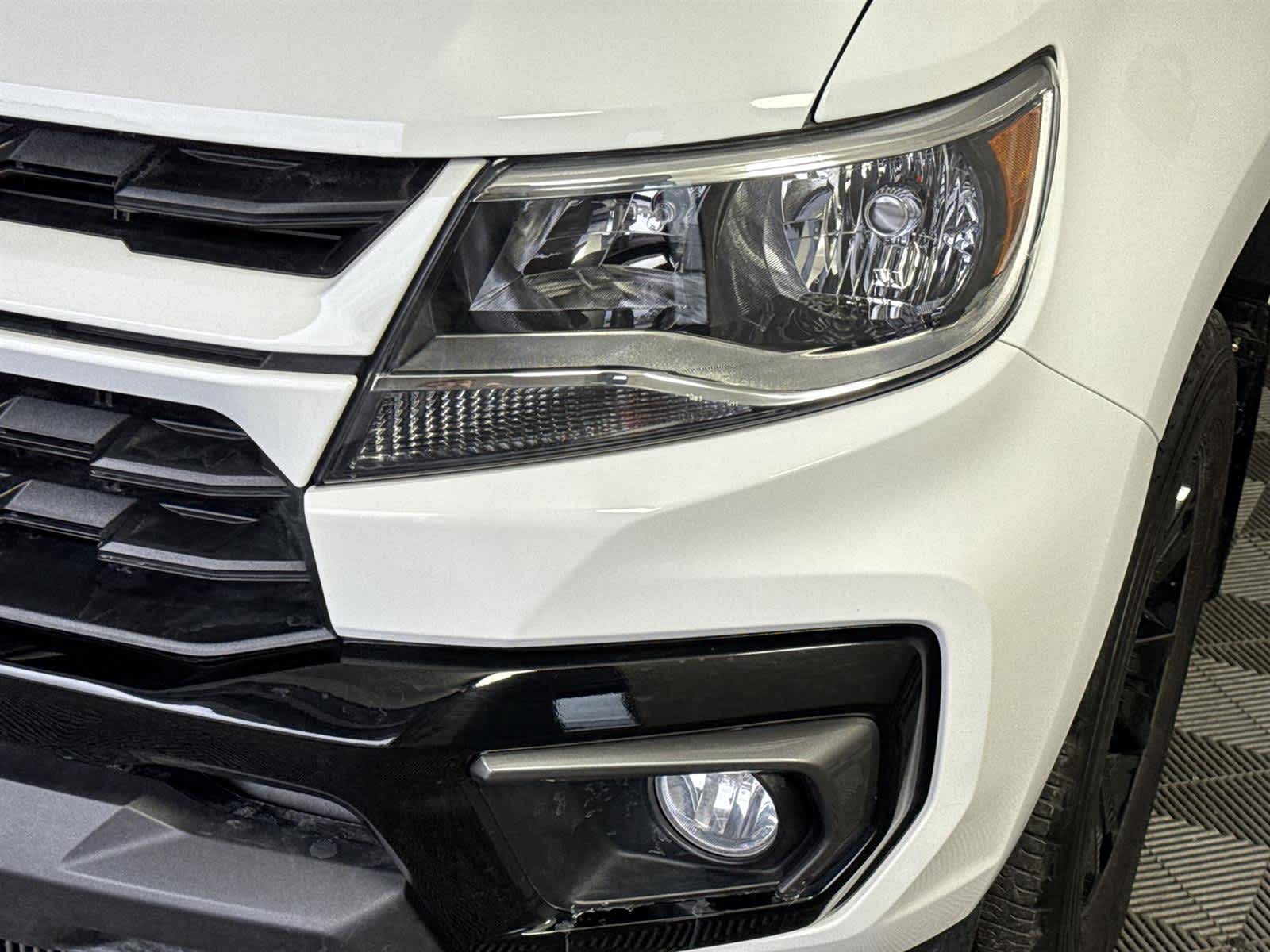 Thumbnail: 2022 Chevrolet Colorado - 9