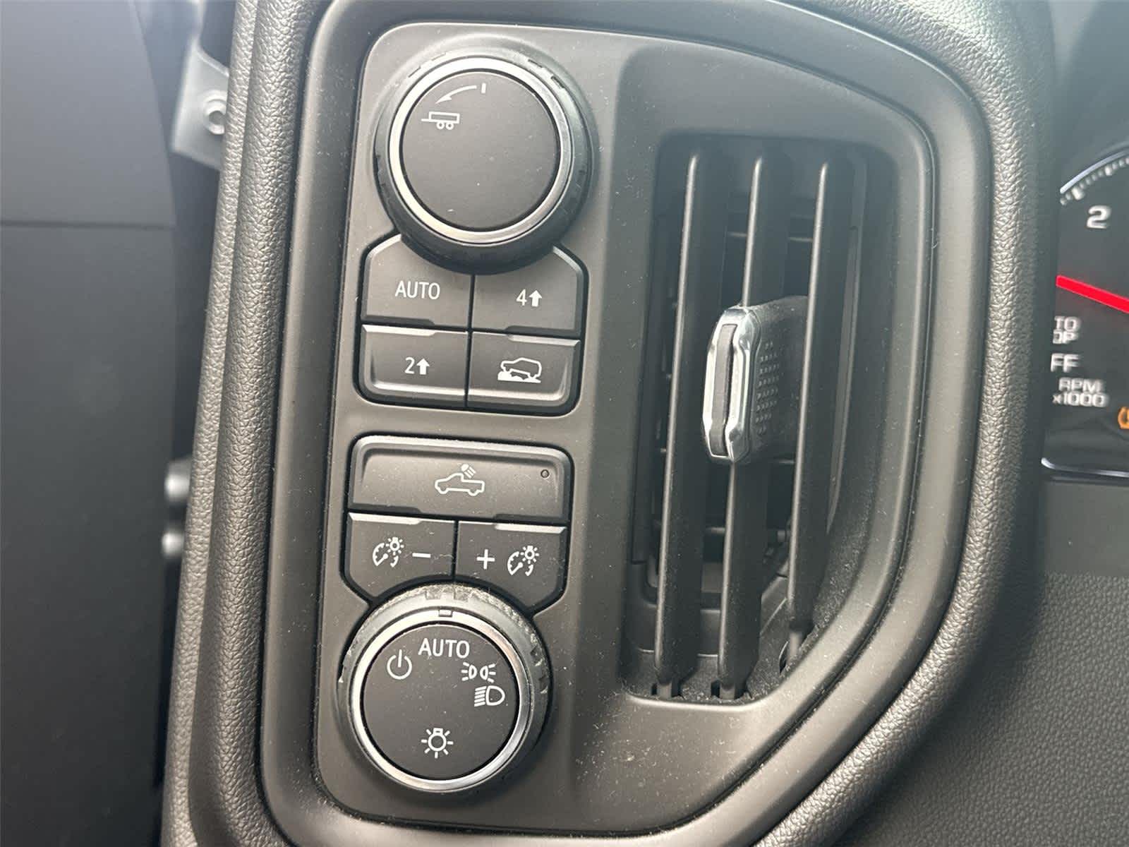 Thumbnail: 2023 Chevrolet Silverado 1500 - 24