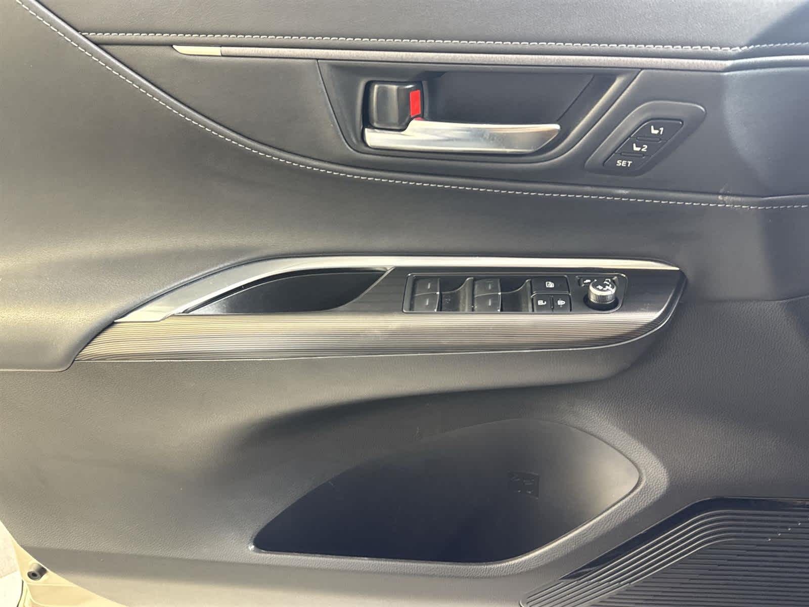 Thumbnail: 2024 Toyota Venza - 21