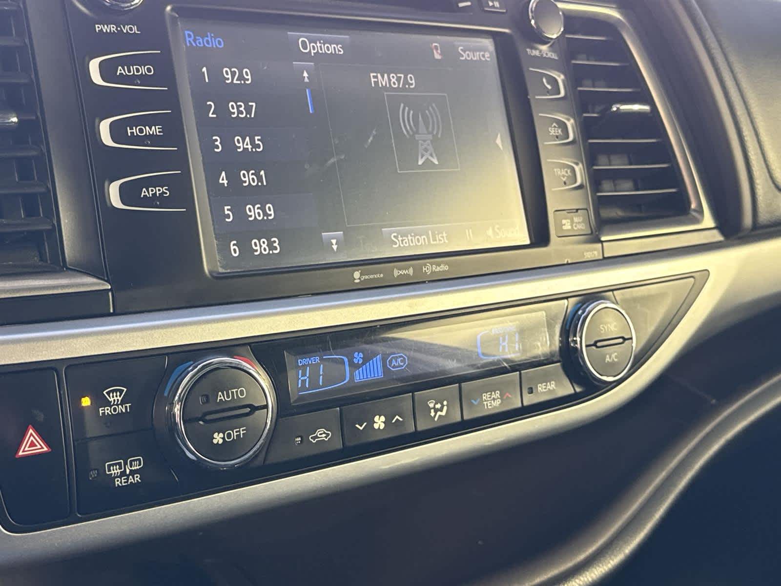 Thumbnail: 2018 Toyota Highlander - 20