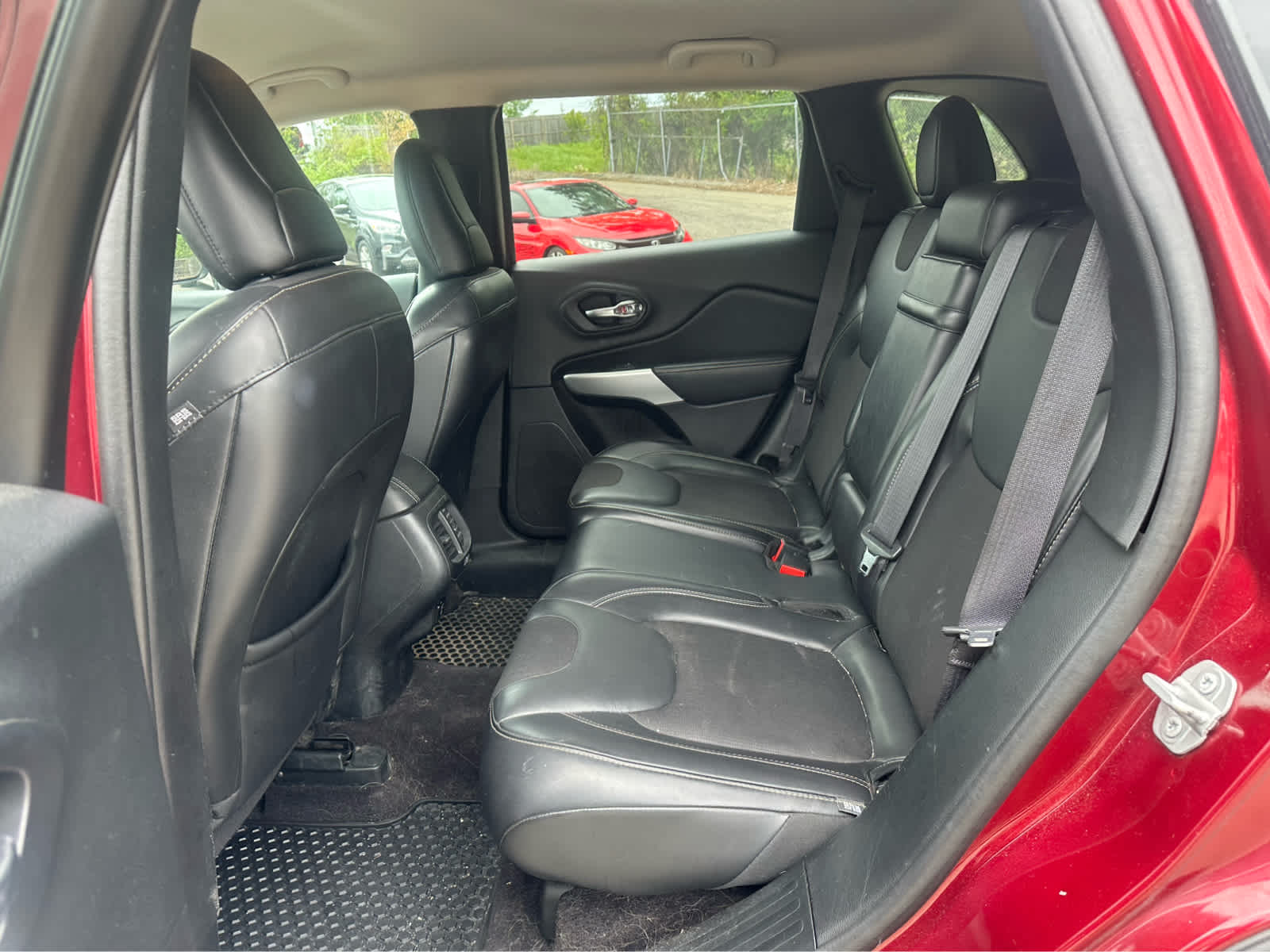 Thumbnail: 2018 Jeep Cherokee - 22