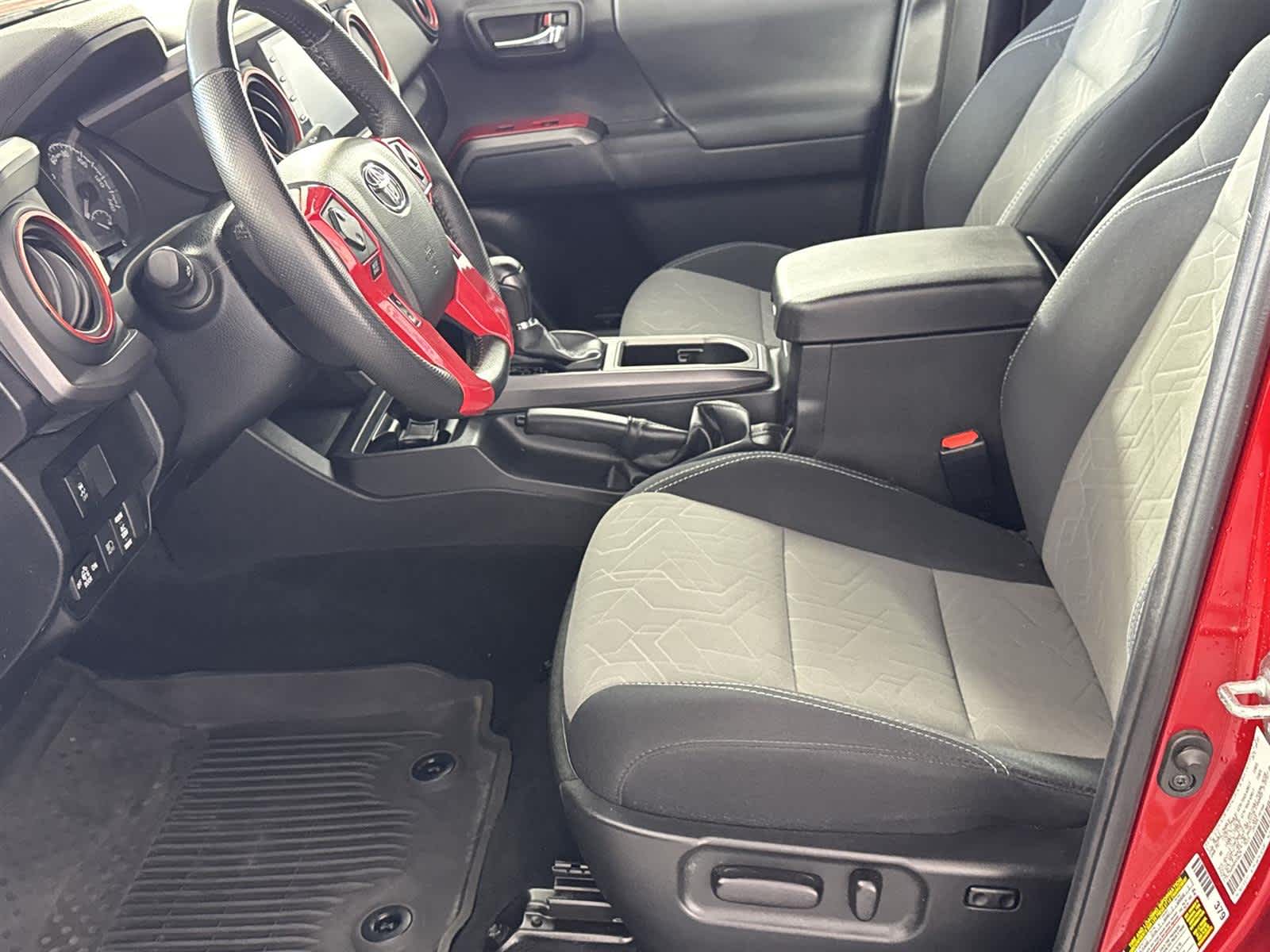 Thumbnail: 2022 Toyota Tacoma - 12