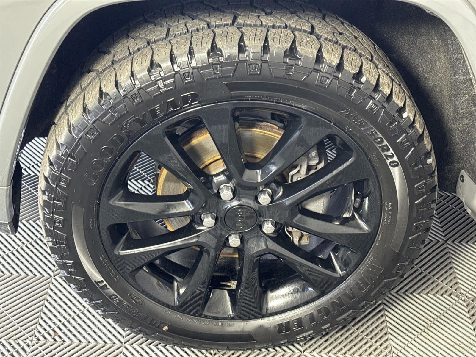 Thumbnail: 2020 Jeep Grand Cherokee - 11