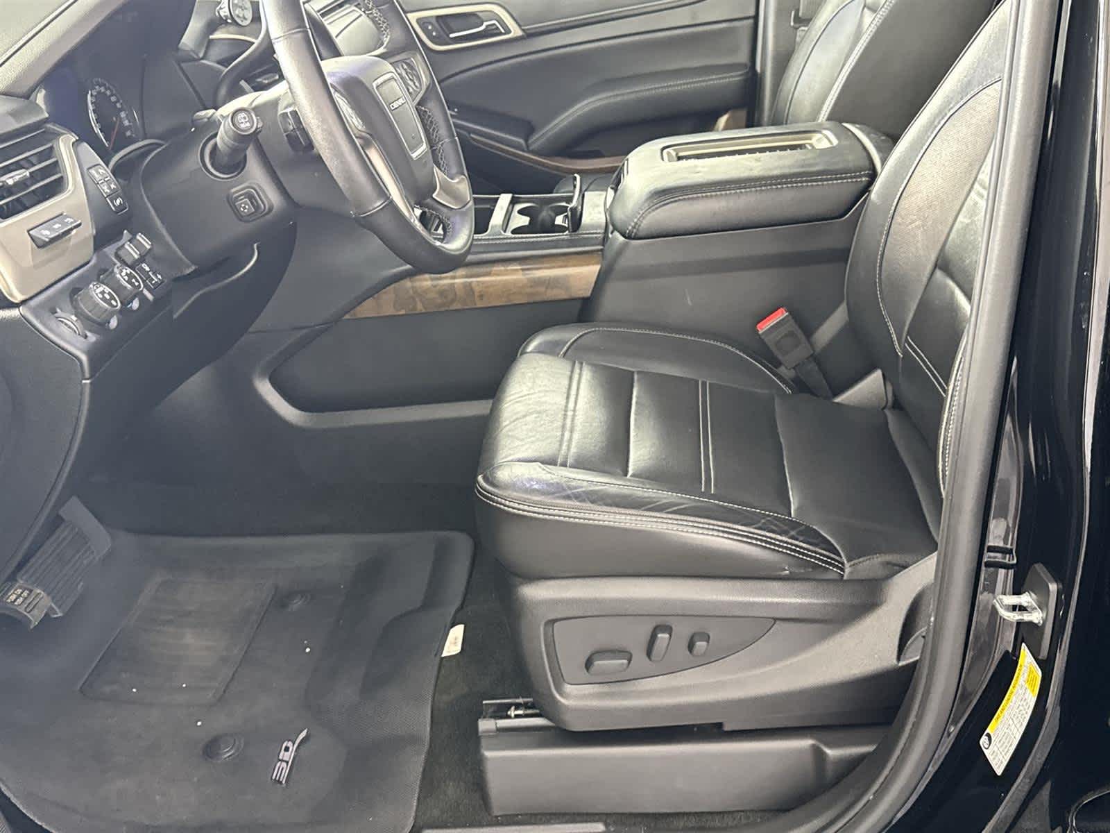 2018 GMC Yukon Denali 11