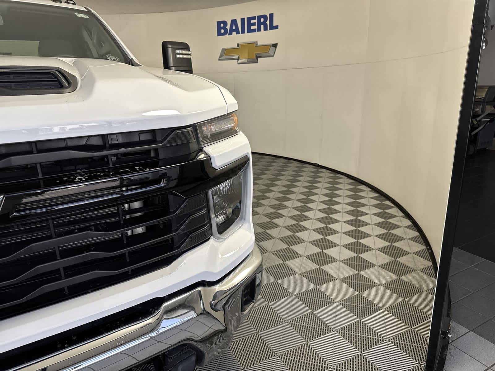 Thumbnail: 2025 Chevrolet Silverado 3500 - 9