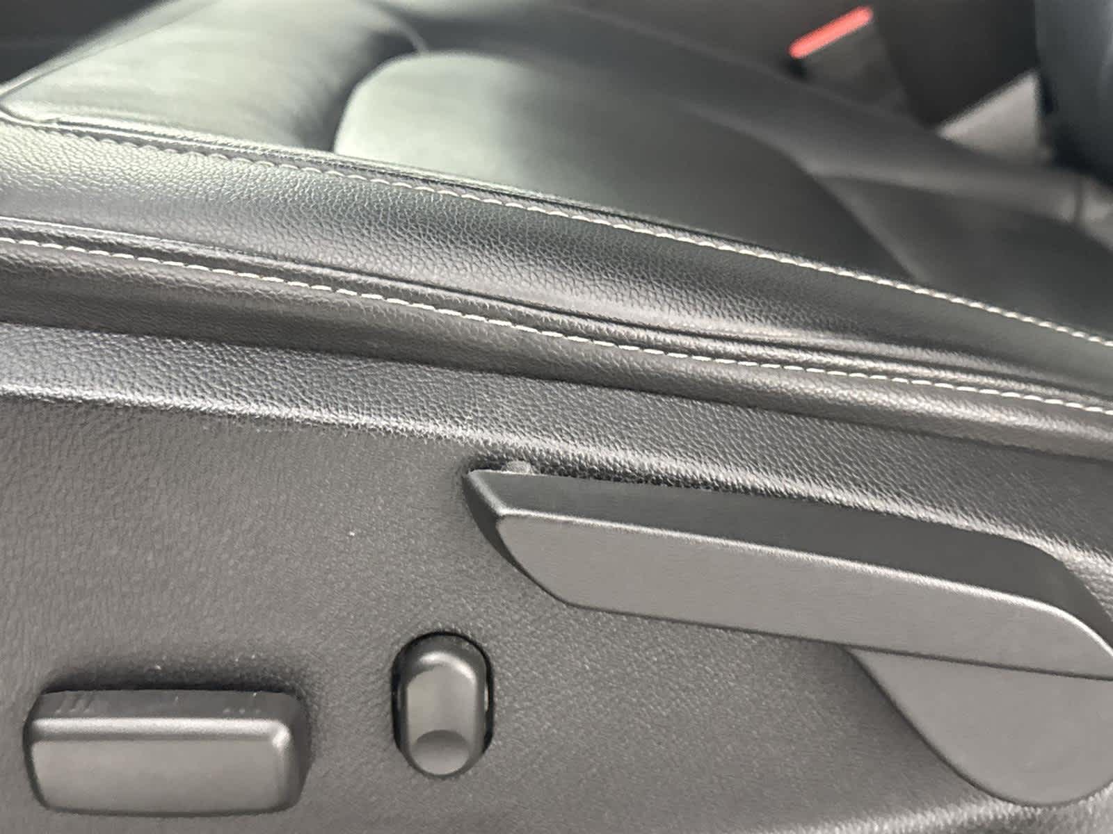 Thumbnail: 2021 Chevrolet Colorado - 12