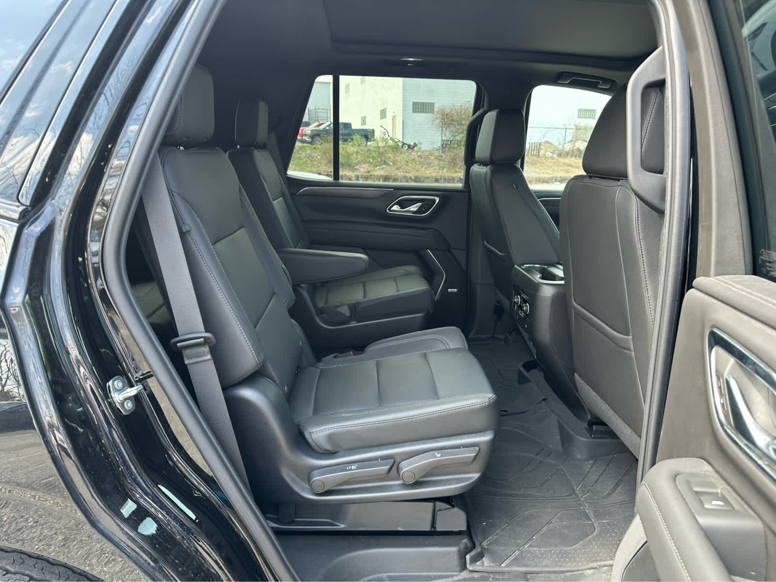 Thumbnail: 2023 Chevrolet Tahoe - 21