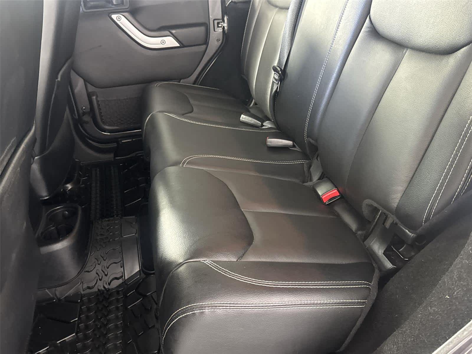 Thumbnail: 2016 Jeep Wrangler - 15