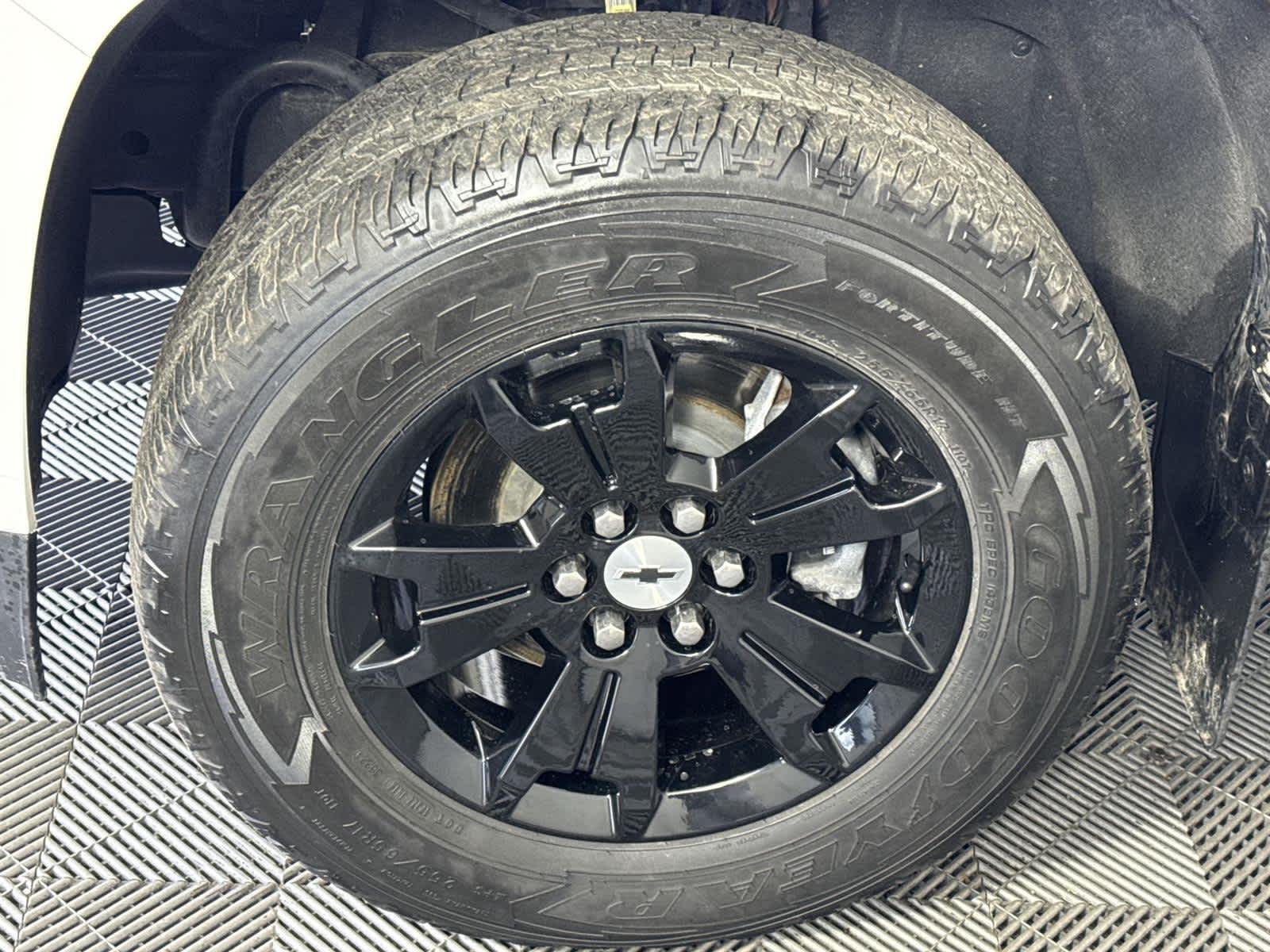 Thumbnail: 2022 Chevrolet Colorado - 10