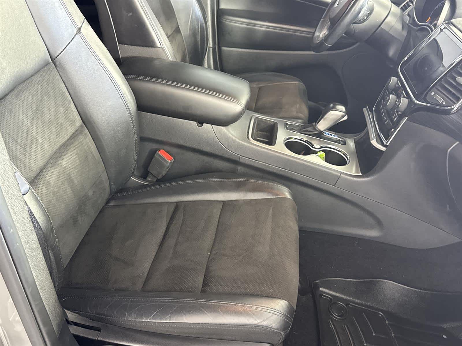 Thumbnail: 2020 Jeep Grand Cherokee - 16