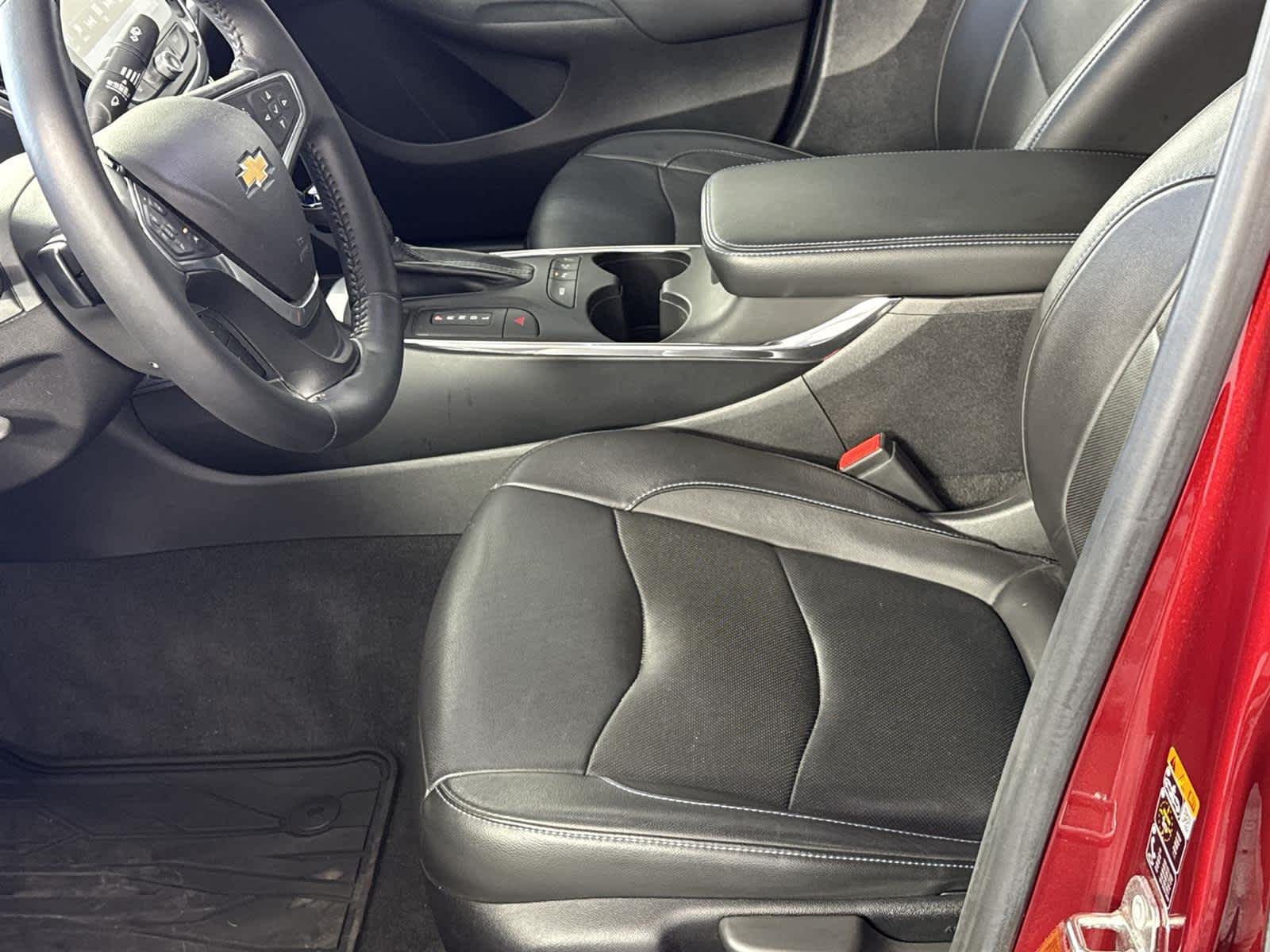 Thumbnail: 2018 Chevrolet Volt - 11