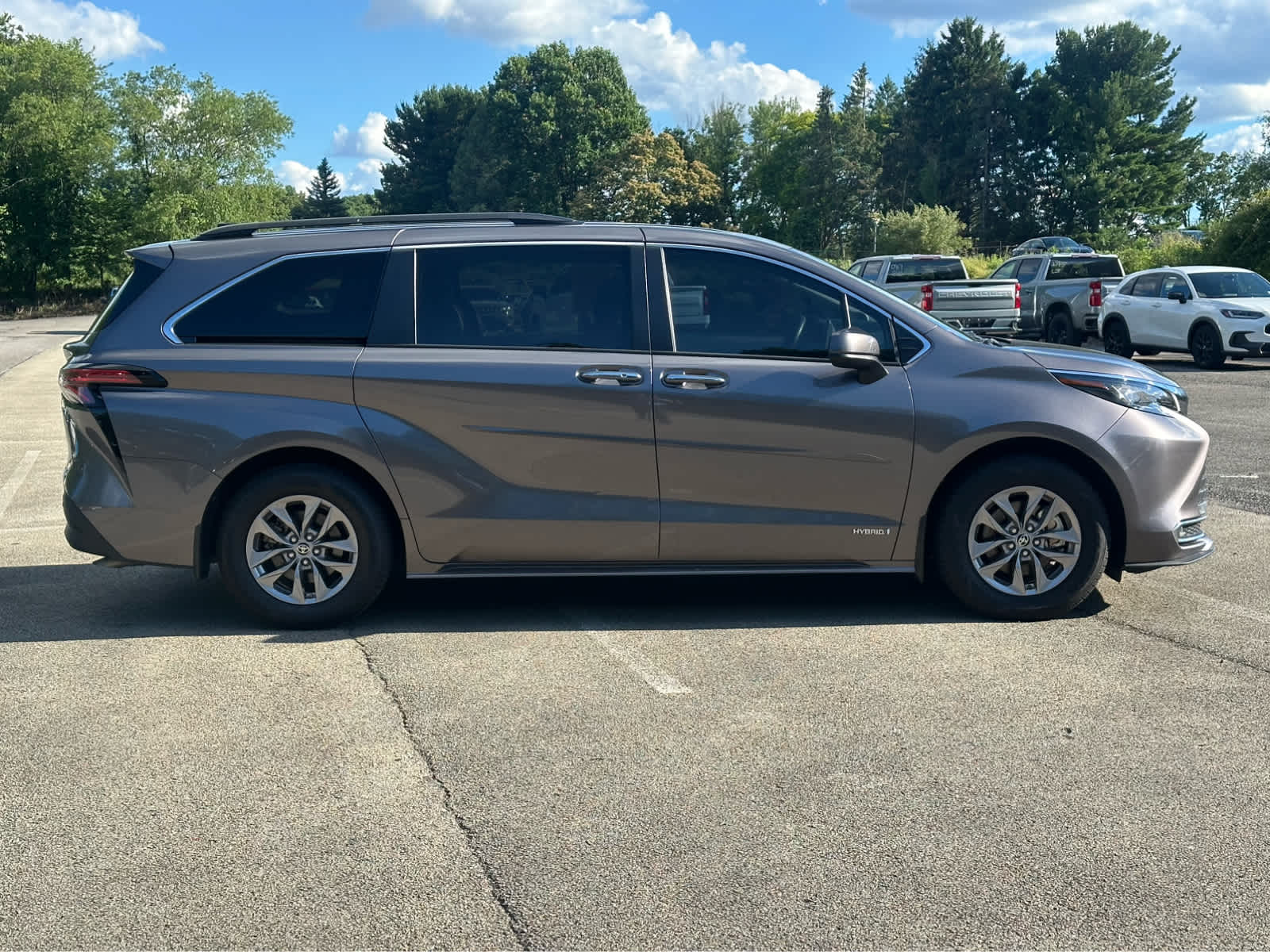 Thumbnail: 2021 Toyota Sienna - 8