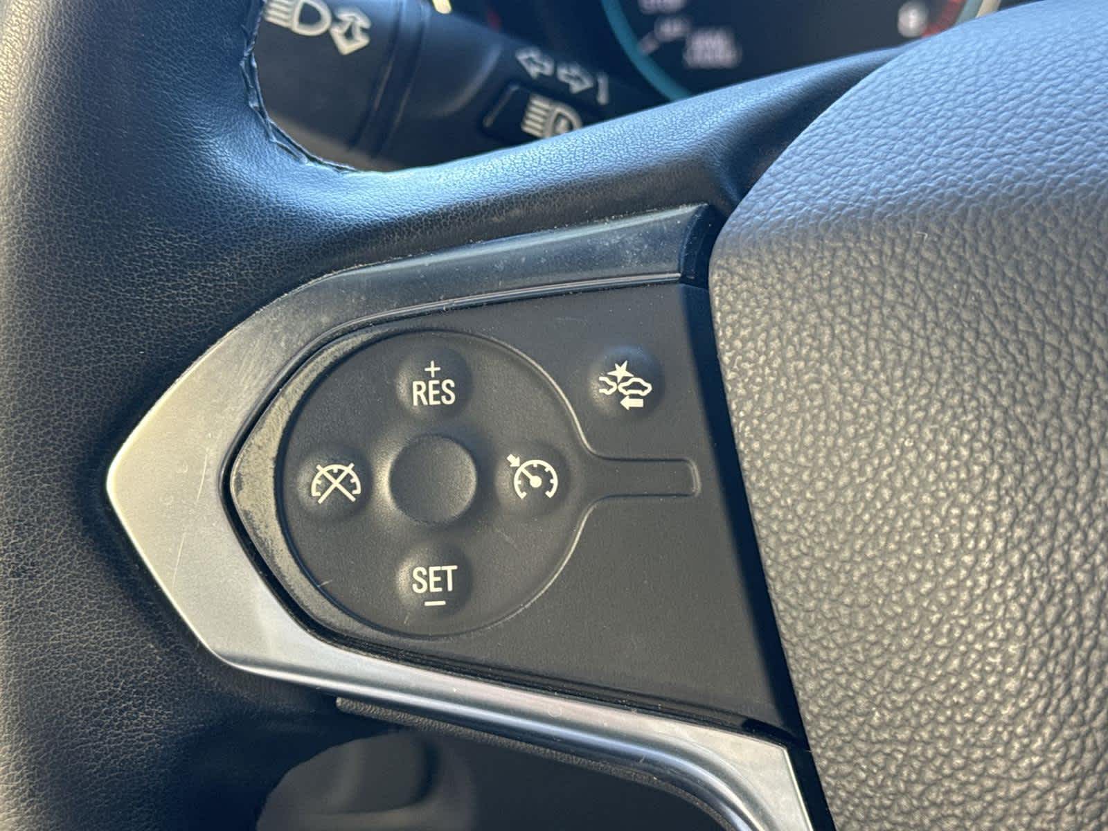 Thumbnail: 2023 Chevrolet Traverse - 26