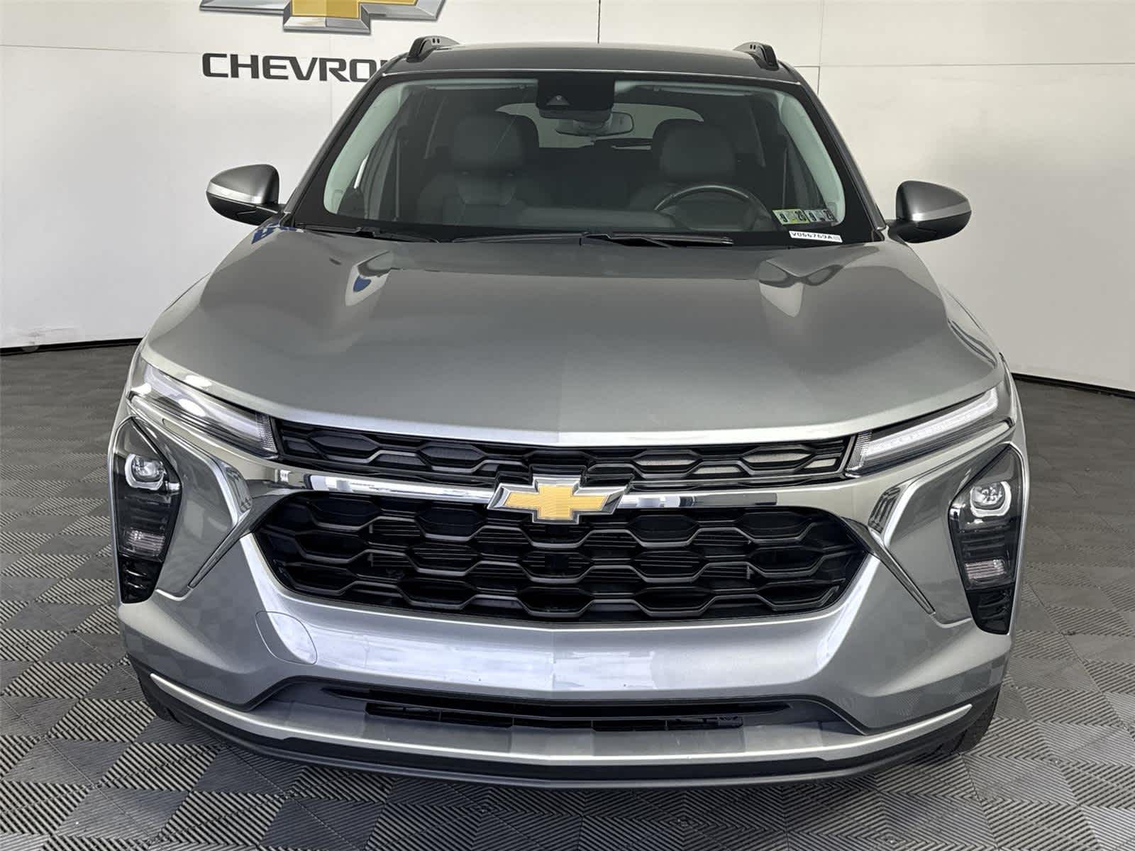 Thumbnail: 2024 Chevrolet Trax - 8