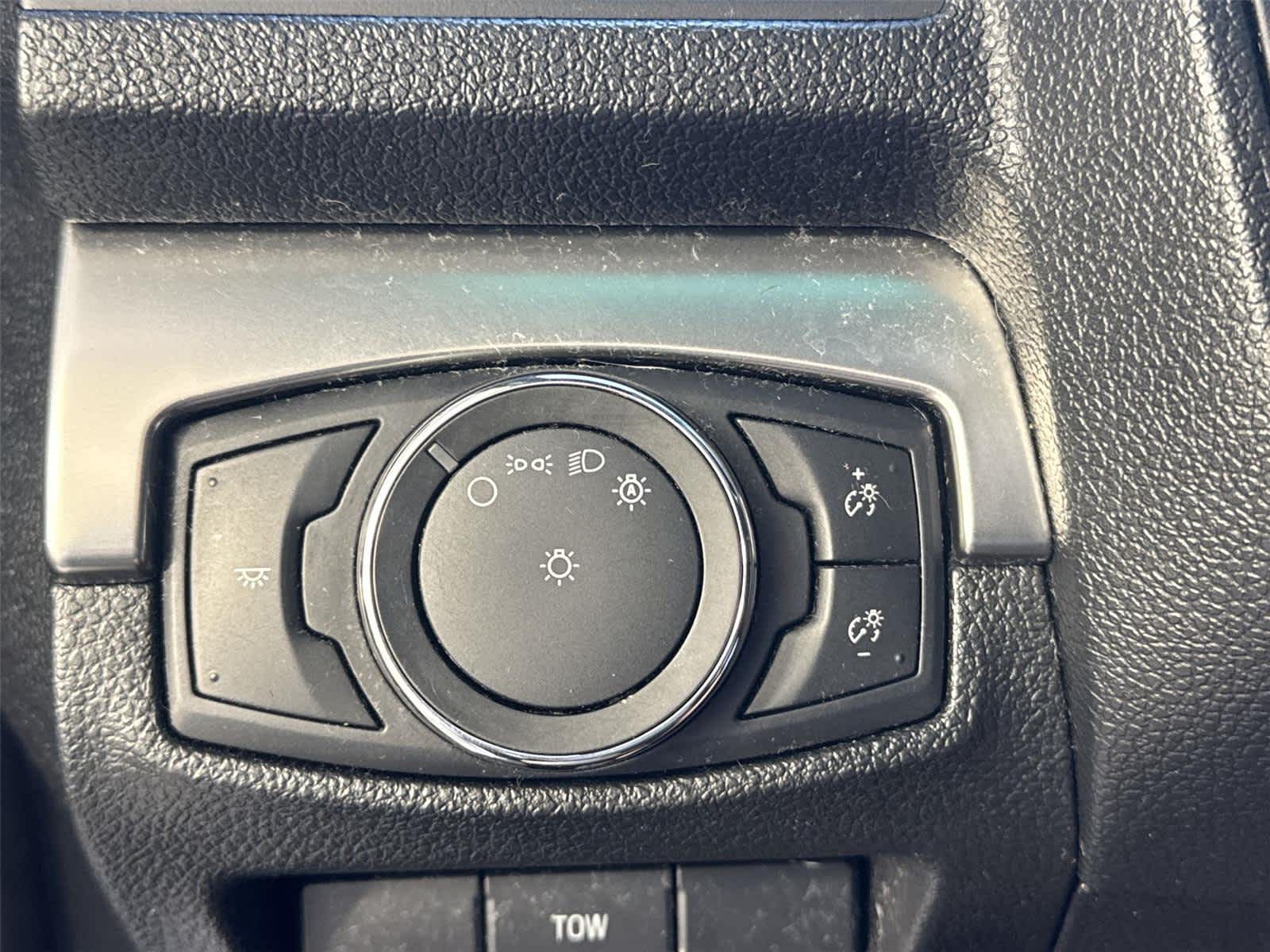 Thumbnail: 2018 Ford Explorer - 21