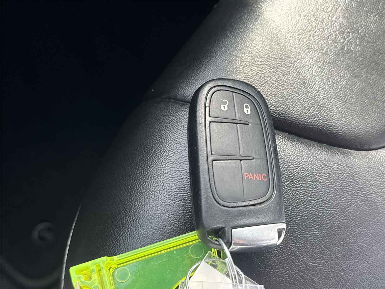 Thumbnail: 2019 Jeep Cherokee - 28