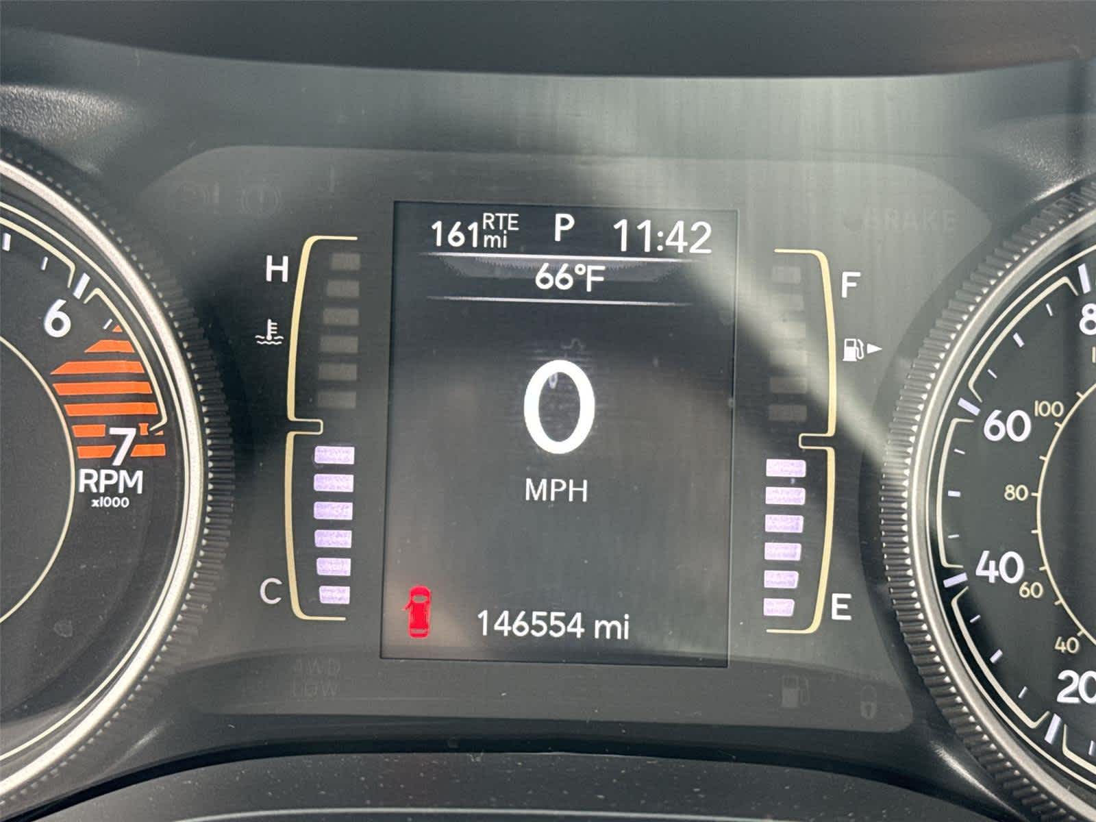 Thumbnail: 2019 Jeep Cherokee - 30