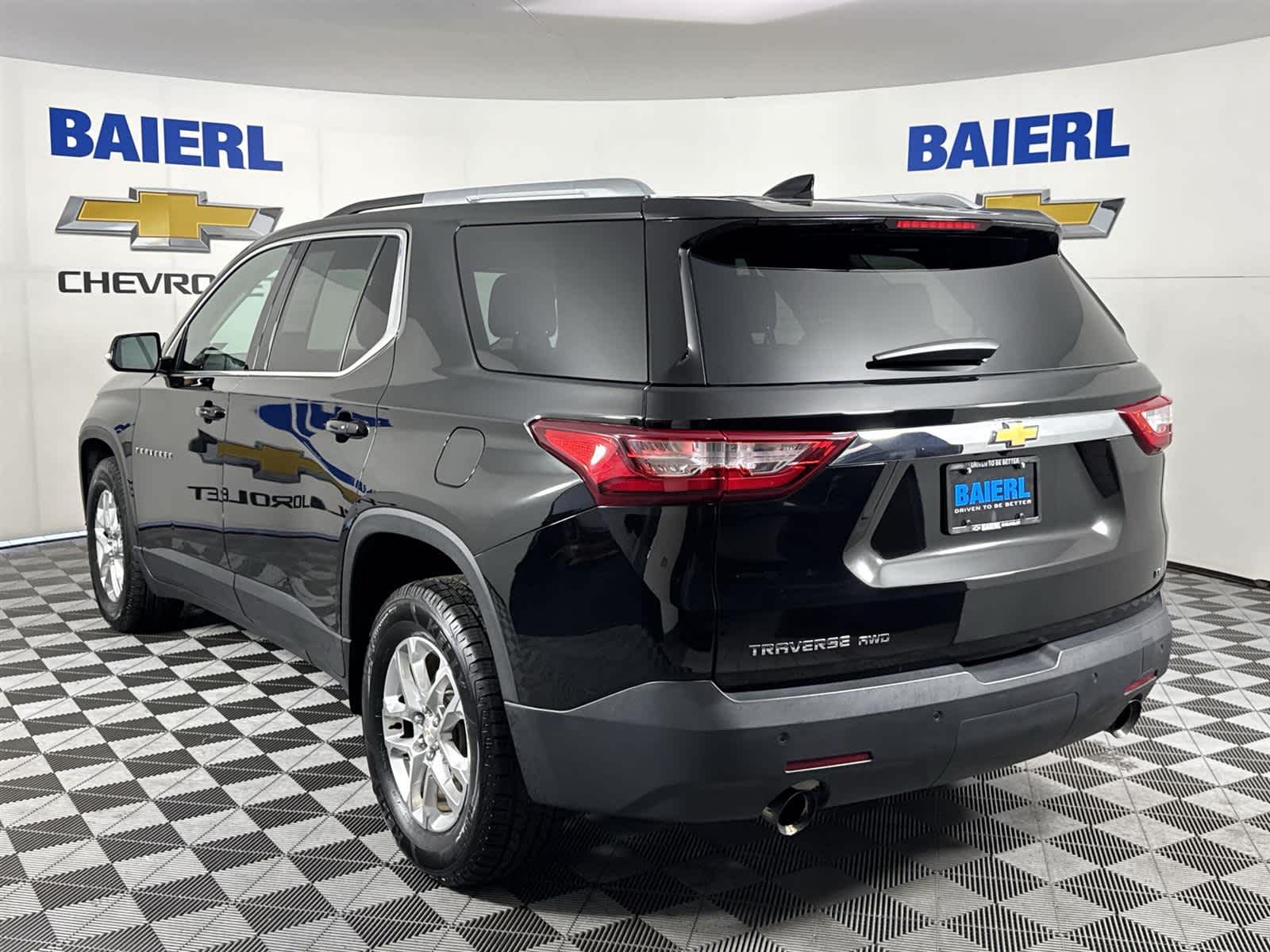Thumbnail: 2018 Chevrolet Traverse - 3