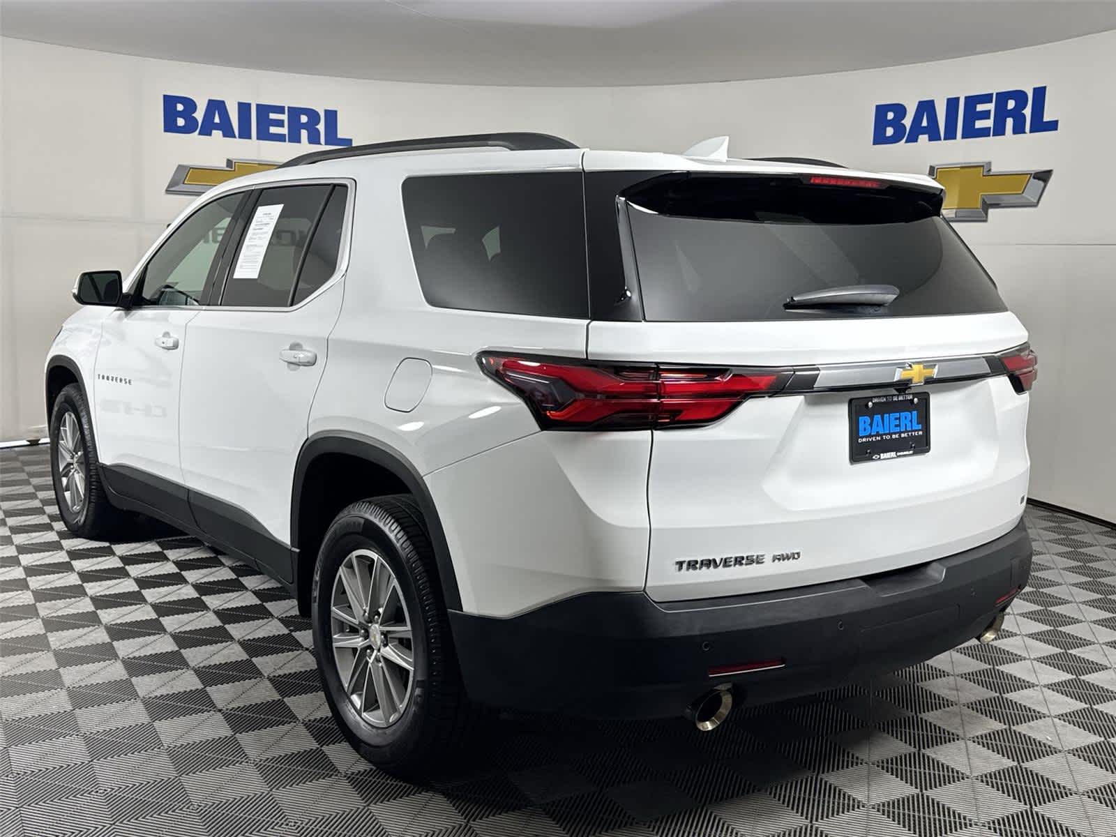 Thumbnail: 2023 Chevrolet Traverse - 3