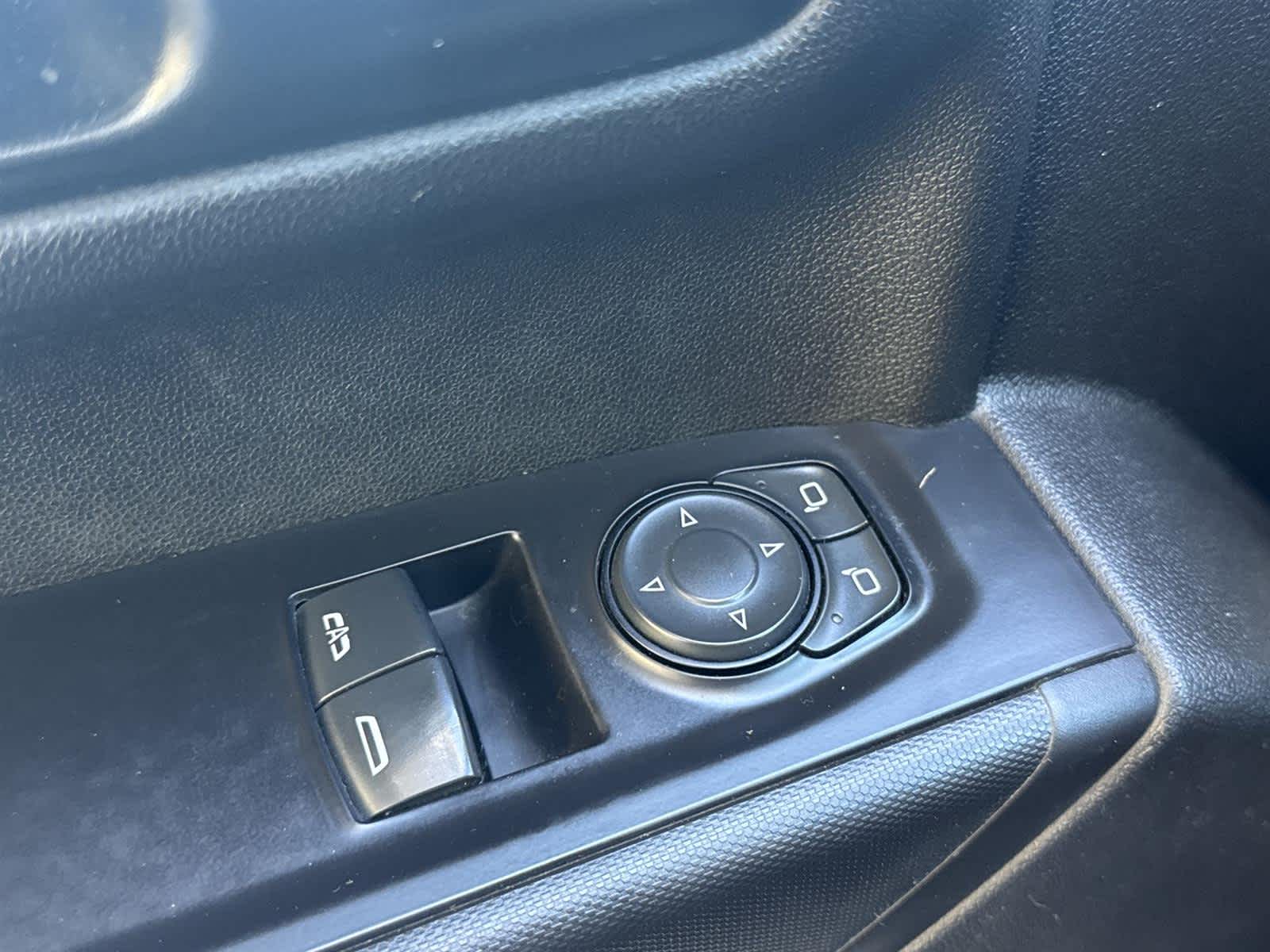 Thumbnail: 2021 Chevrolet Silverado 1500 - 21