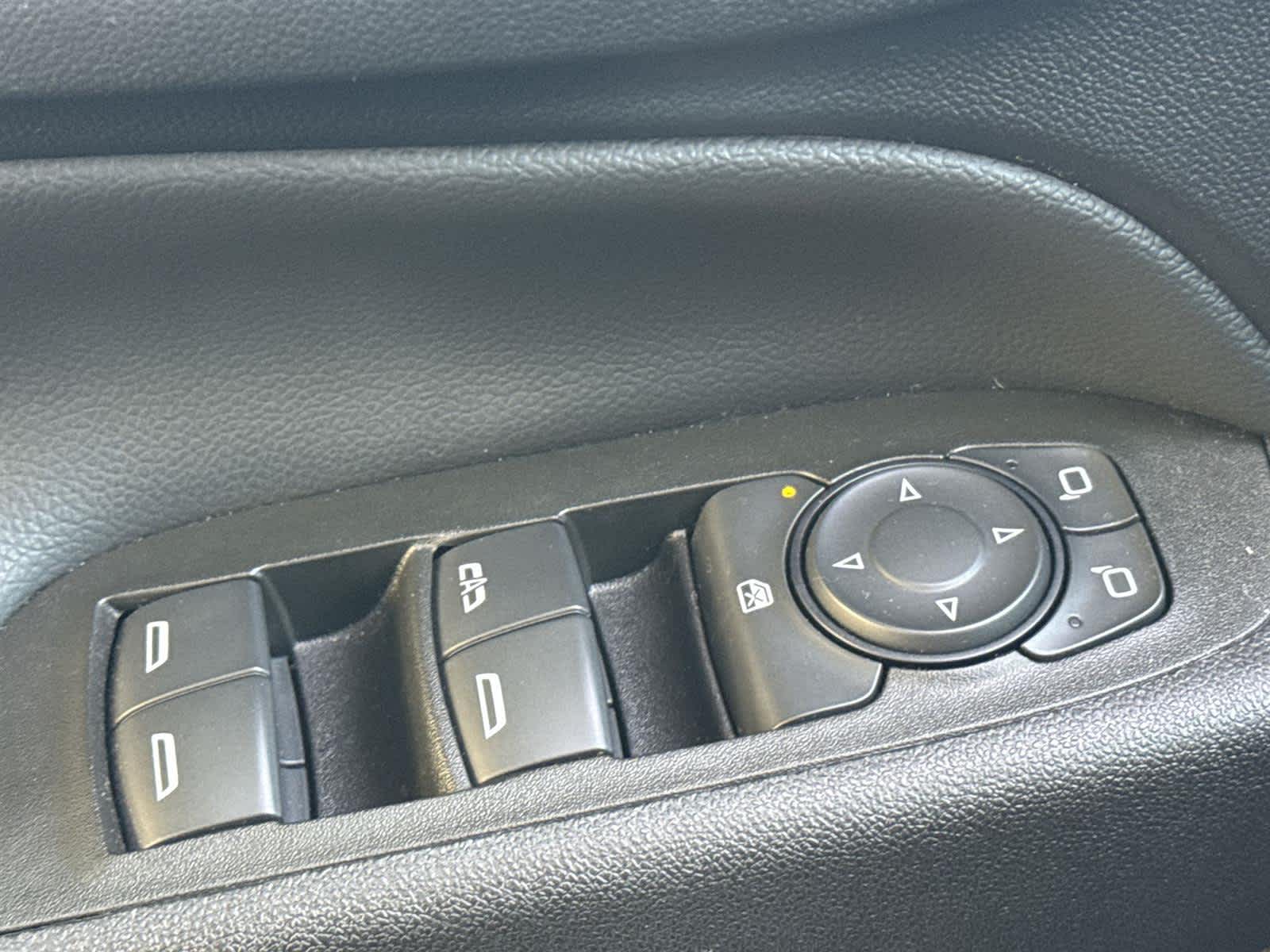 Thumbnail: 2023 Chevrolet Equinox - 24