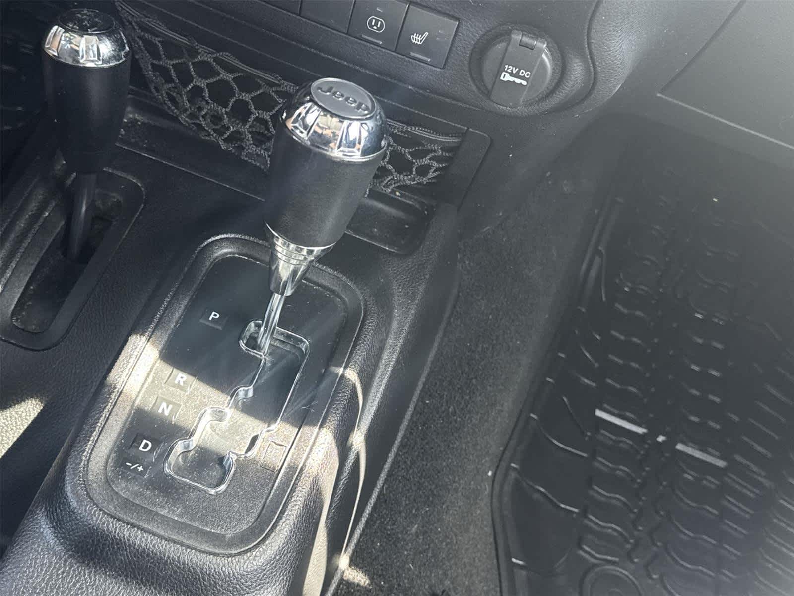 Thumbnail: 2016 Jeep Wrangler - 19