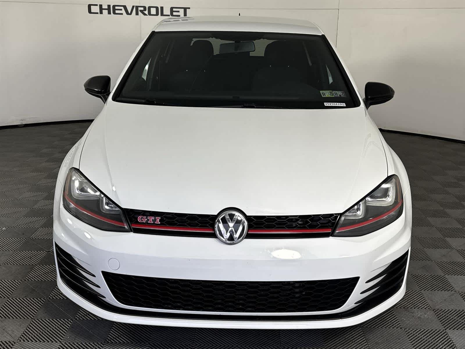 Thumbnail: 2017 Volkswagen Golf - 8