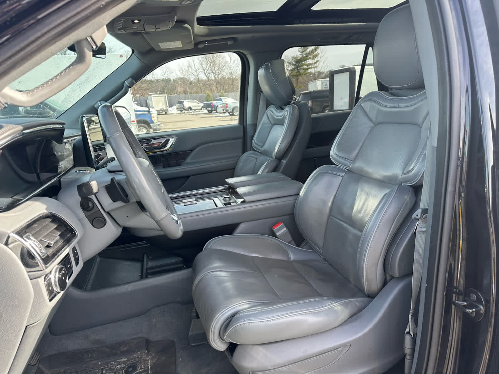 Thumbnail: 2019 Lincoln Navigator - 10