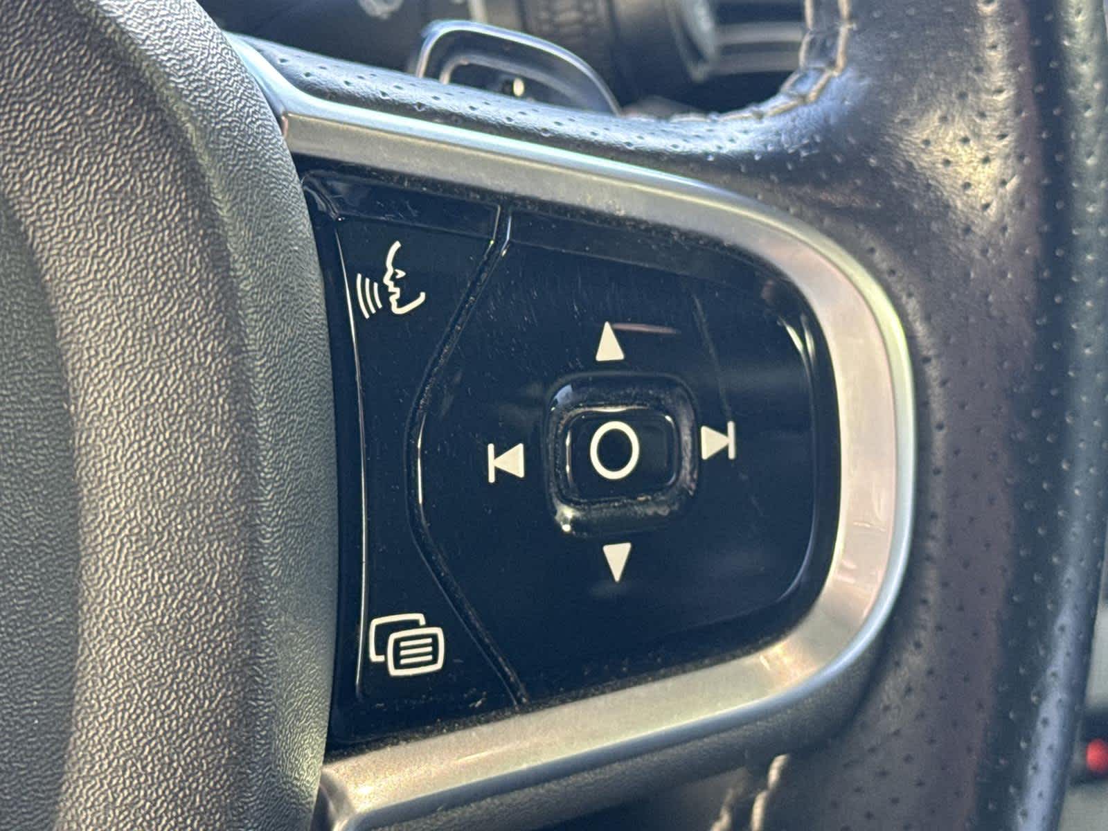 Thumbnail: 2018 Volvo XC90 - 28