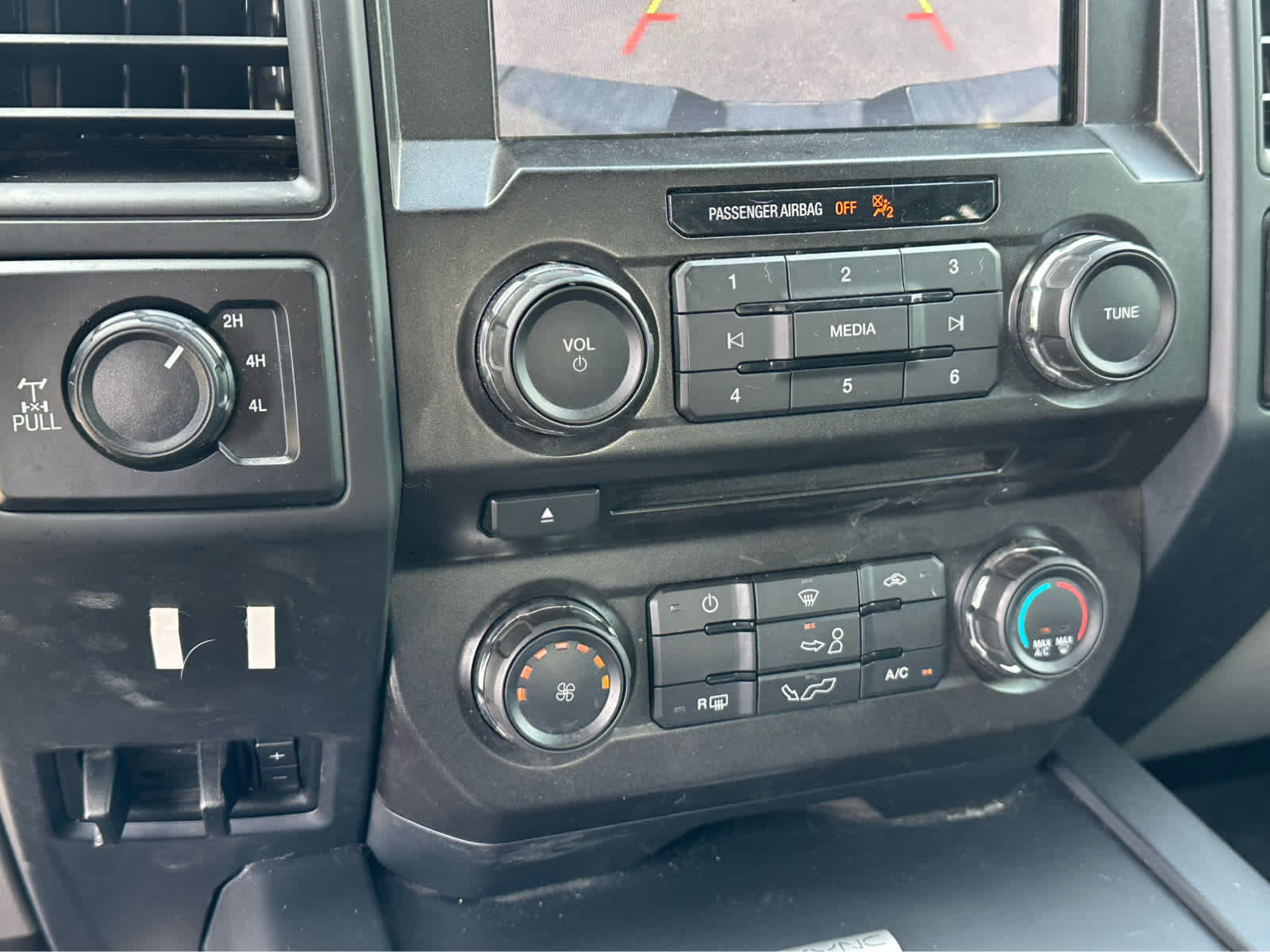 Thumbnail: 2018 Ford F-150 - 17