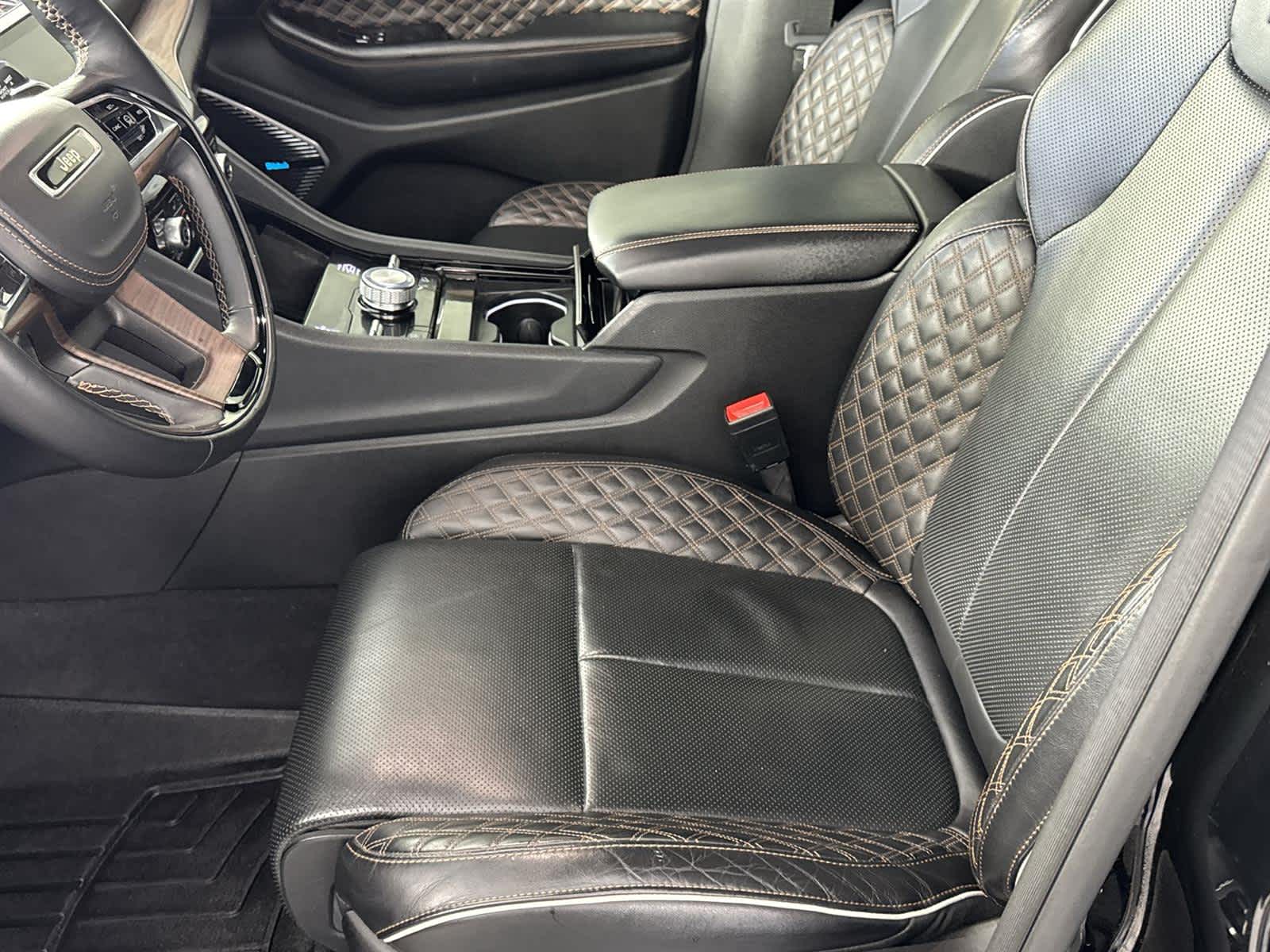 Thumbnail: 2022 Jeep Grand Cherokee - 12