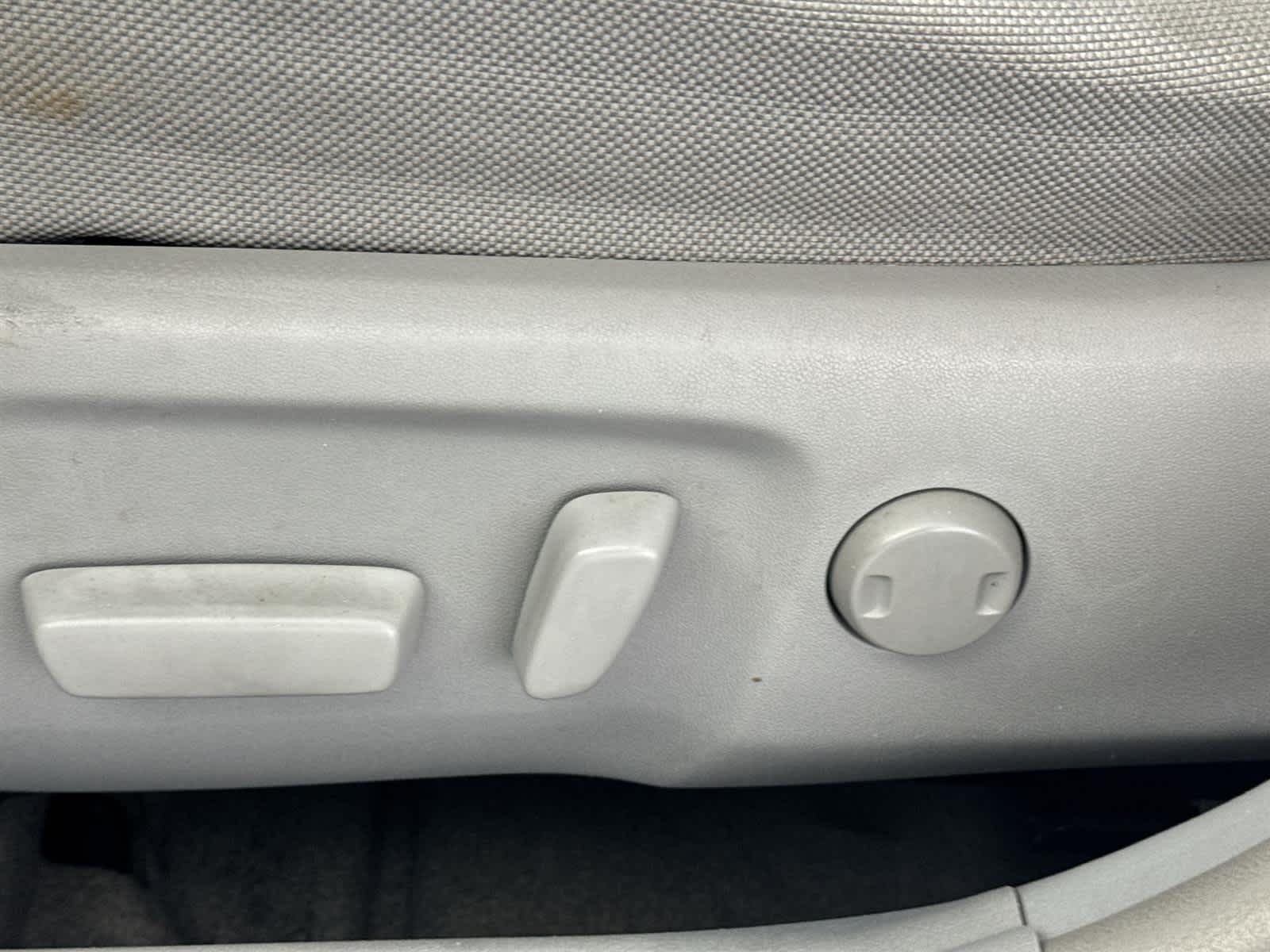 Thumbnail: 2016 Toyota Camry - 12