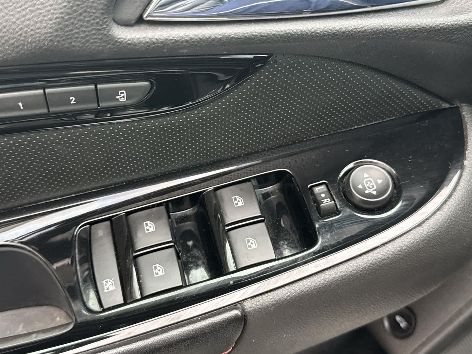 Thumbnail: 2017 Chevrolet  - 22