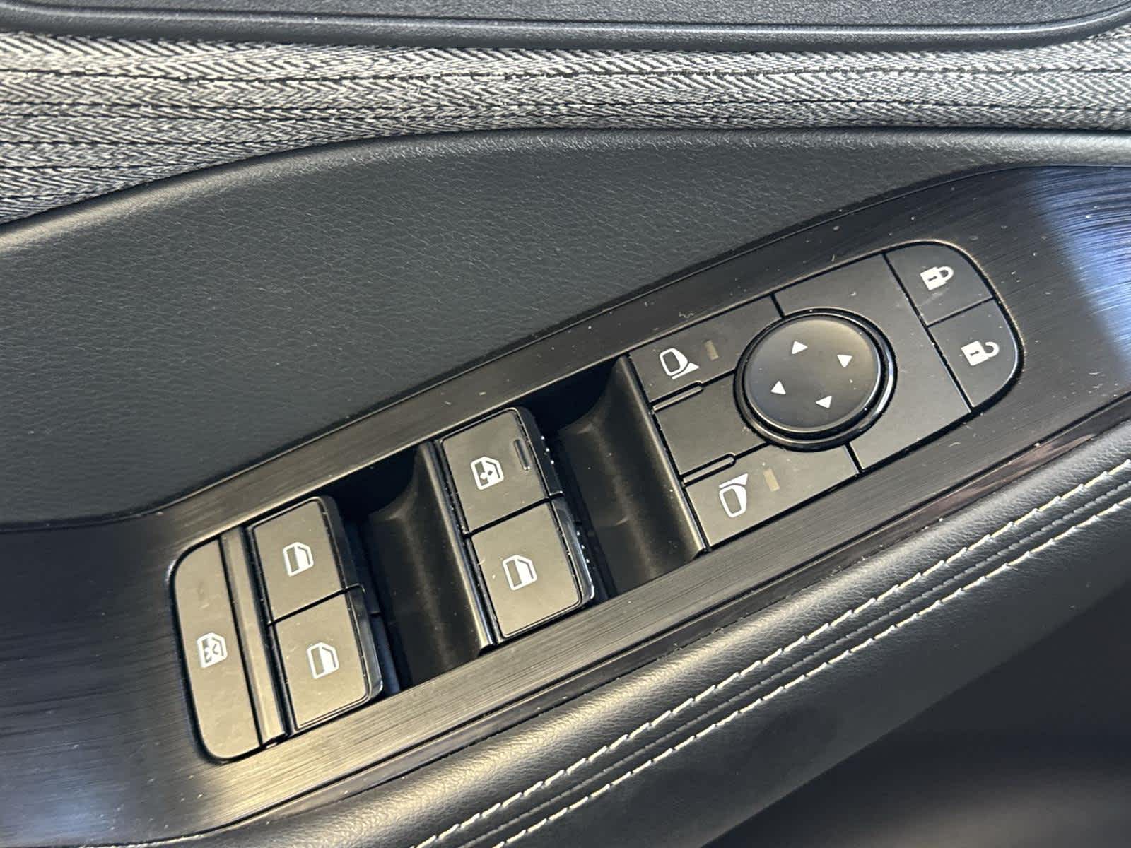 Thumbnail: 2022 Nissan Rogue - 22