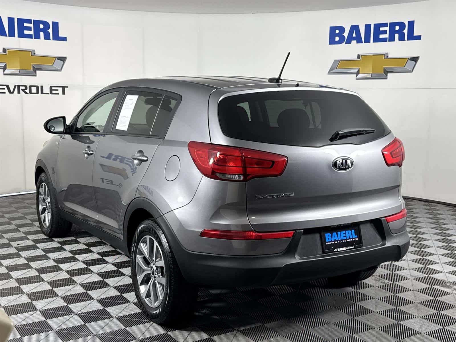 Thumbnail: 2016 Kia Sportage - 3