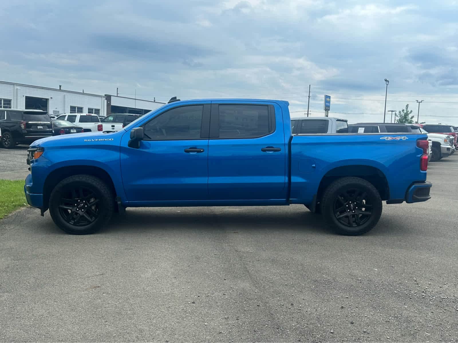 Thumbnail: 2022 Chevrolet Silverado 1500 - 4