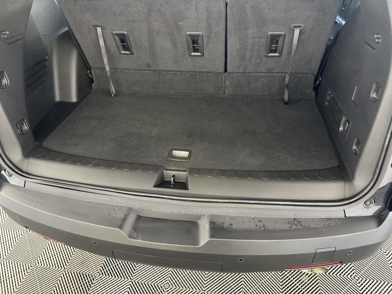 Thumbnail: 2023 Chevrolet Traverse - 15