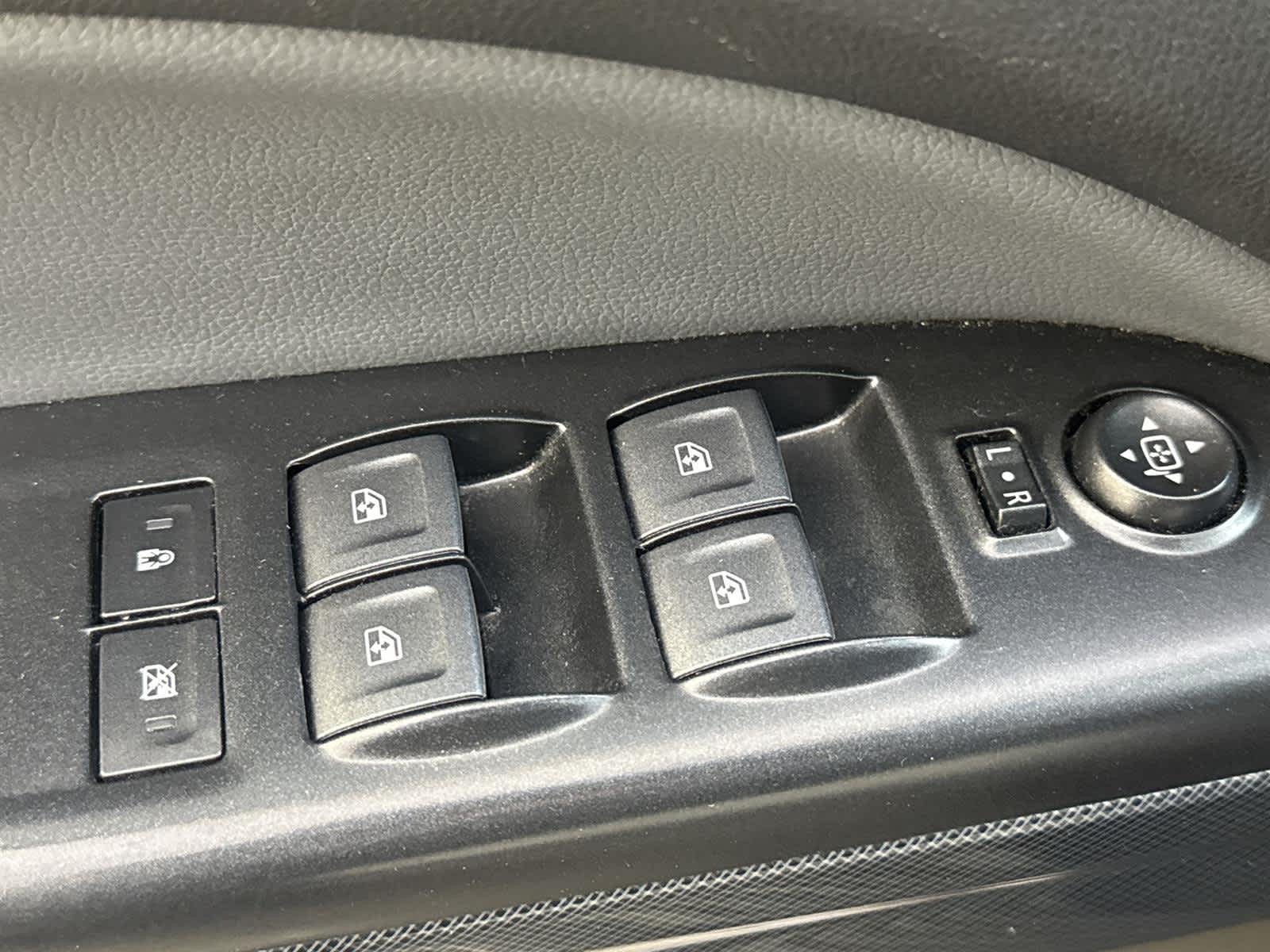 Thumbnail: 2021 Chevrolet Colorado - 23