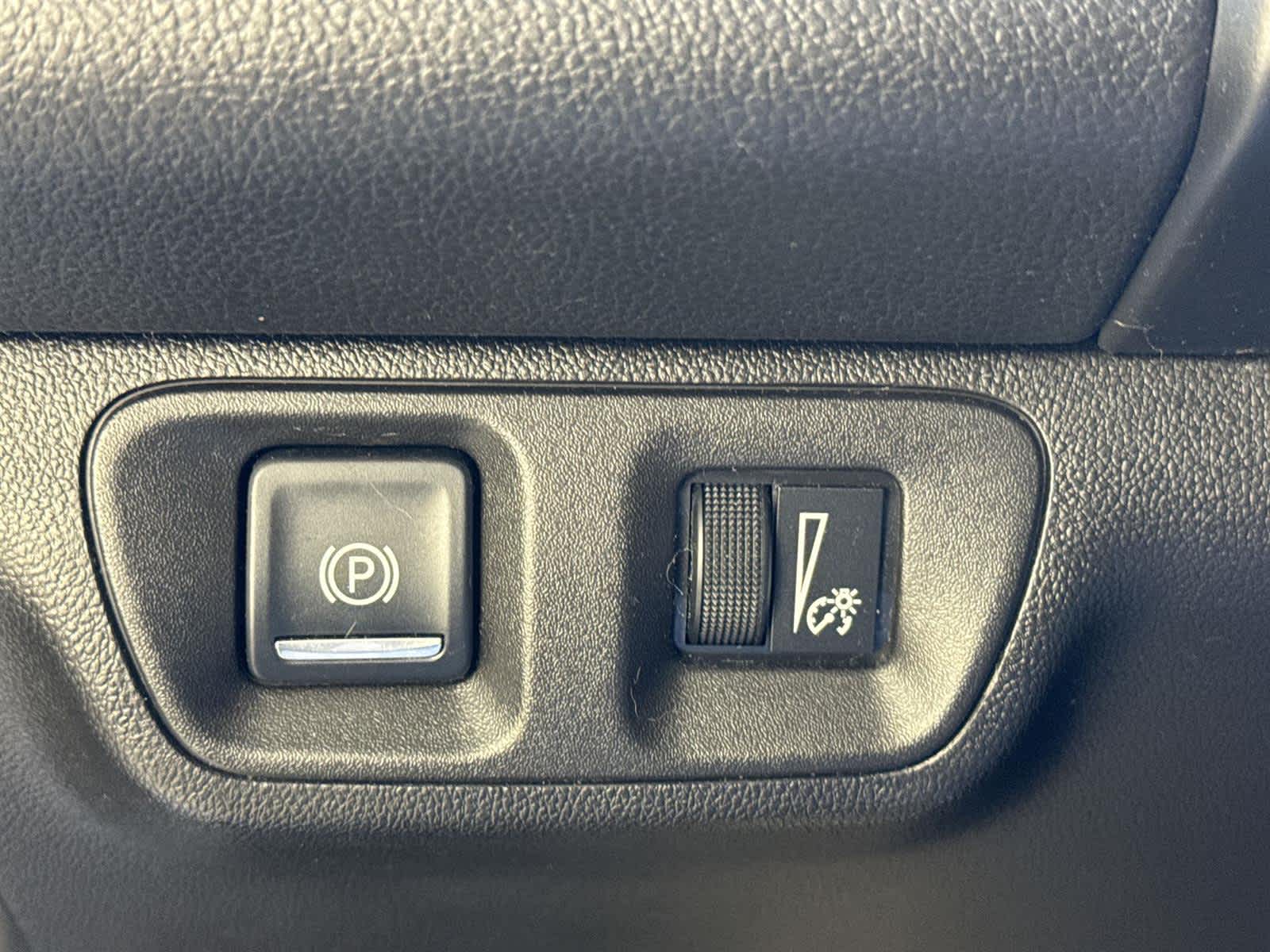 Thumbnail: 2017 GMC Acadia - 26