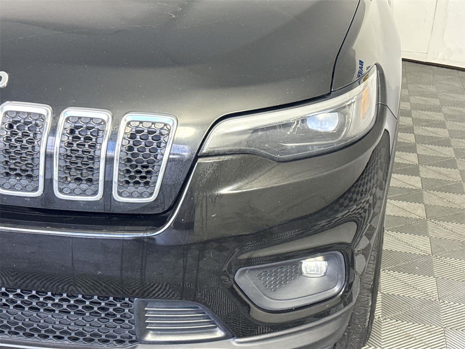 Thumbnail: 2019 Jeep Cherokee - 9