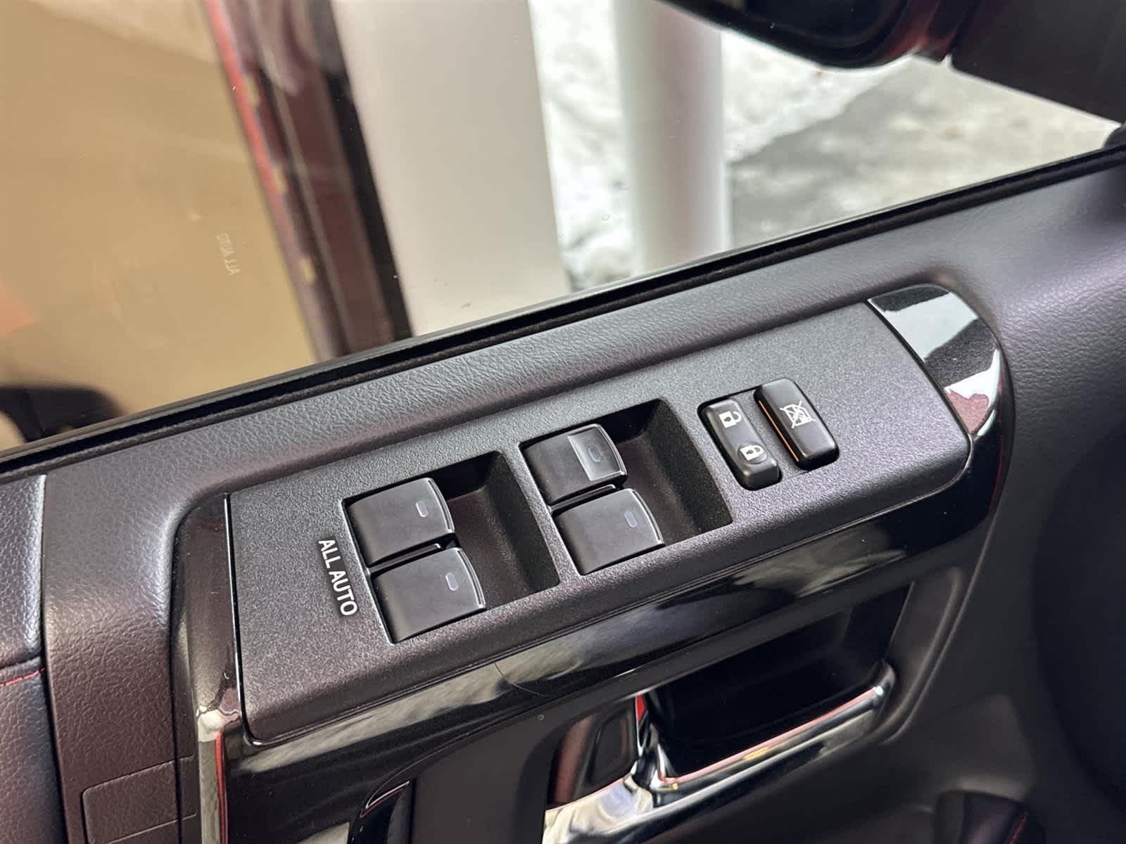 Thumbnail: 2023 Toyota 4Runner - 24