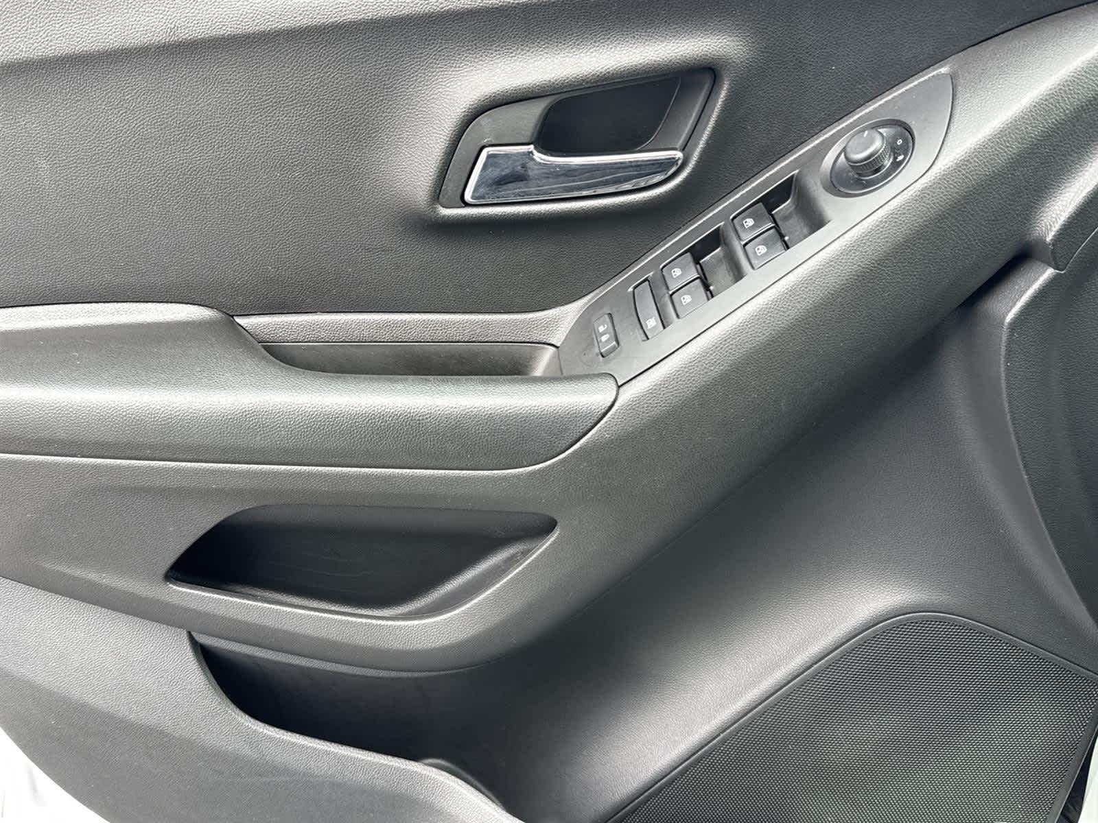 Thumbnail: 2022 Chevrolet Trax - 20