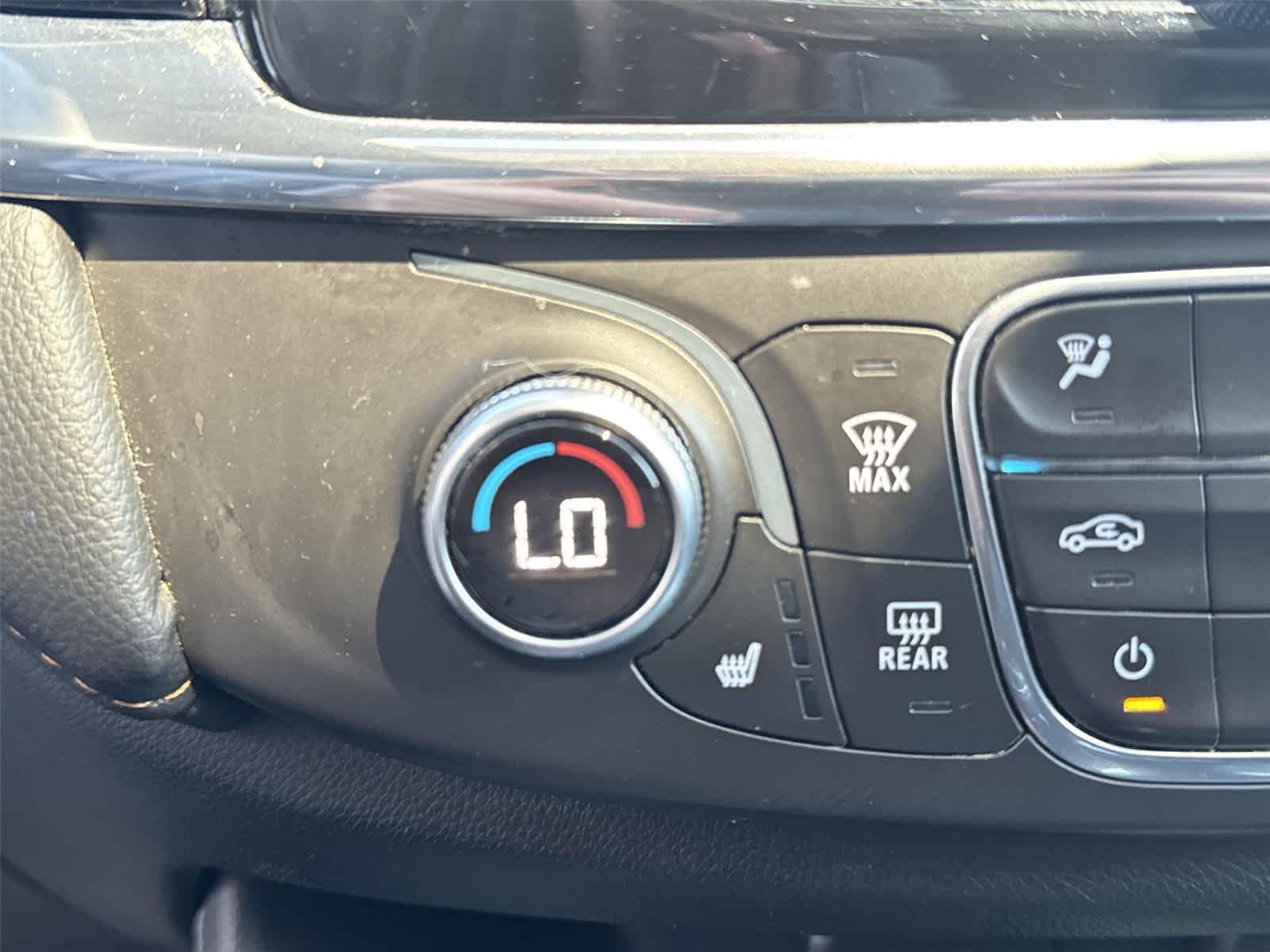 Thumbnail: 2018 Chevrolet Traverse - 19