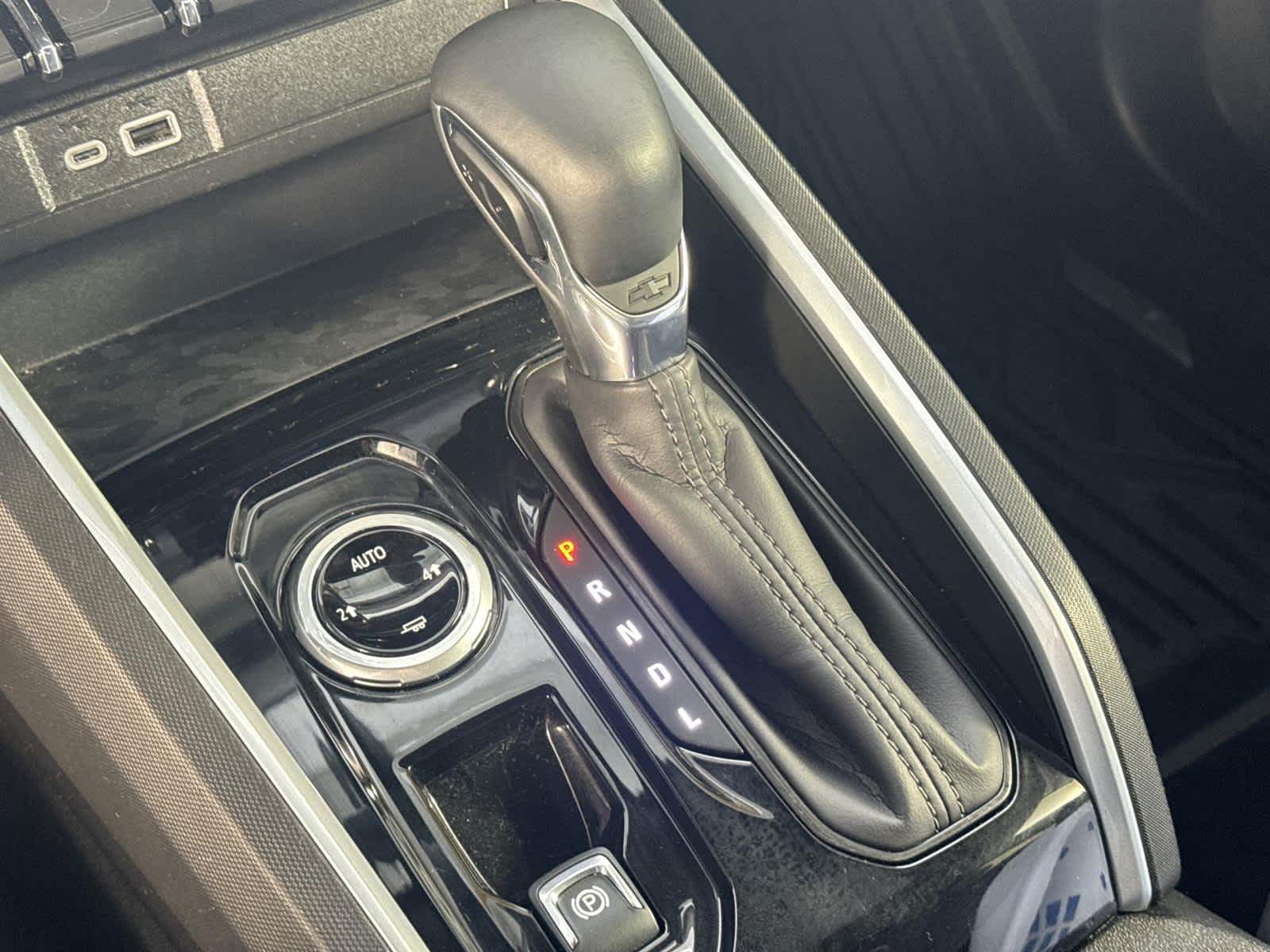 Thumbnail: 2024 Chevrolet Colorado - 21