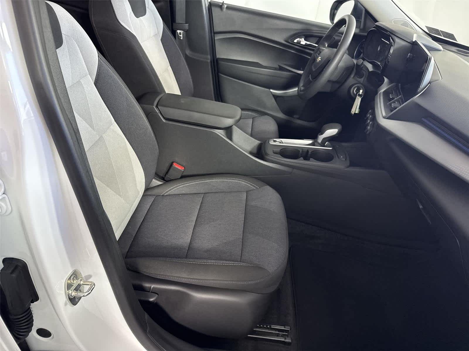 Thumbnail: 2024 Chevrolet Trax - 15