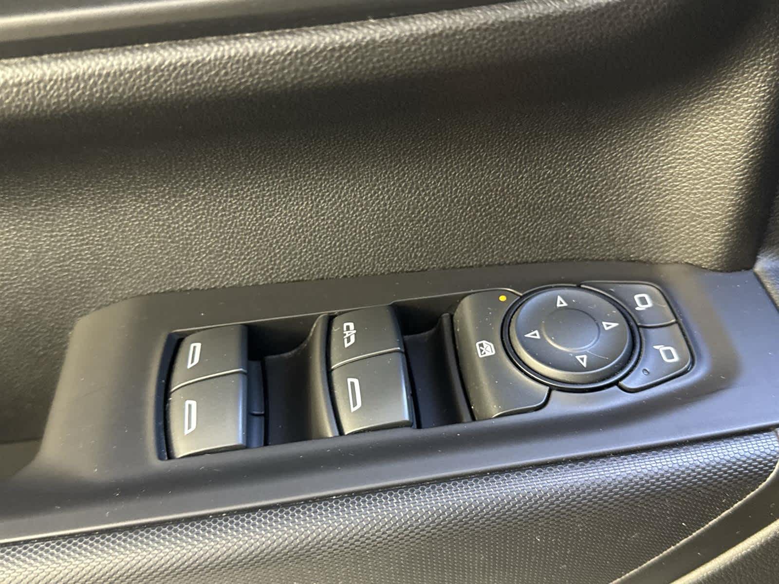 Thumbnail: 2020 Chevrolet Silverado 1500 - 22